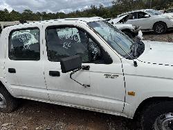 View TOYOTA HILUX 2002 4 Door Utility Breaking