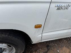 View TOYOTA HILUX 2002 4 Door Utility Breaking