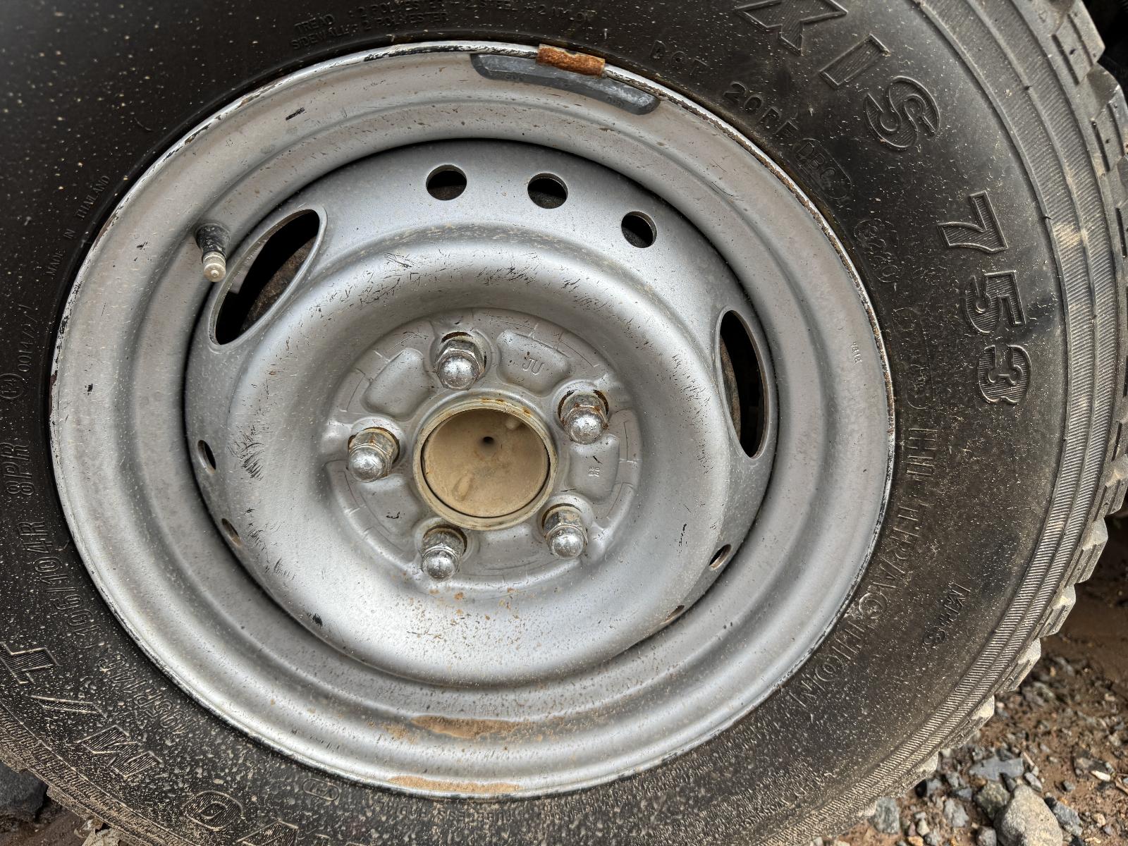 View TOYOTA HILUX 2002 4 Door Utility Breaking