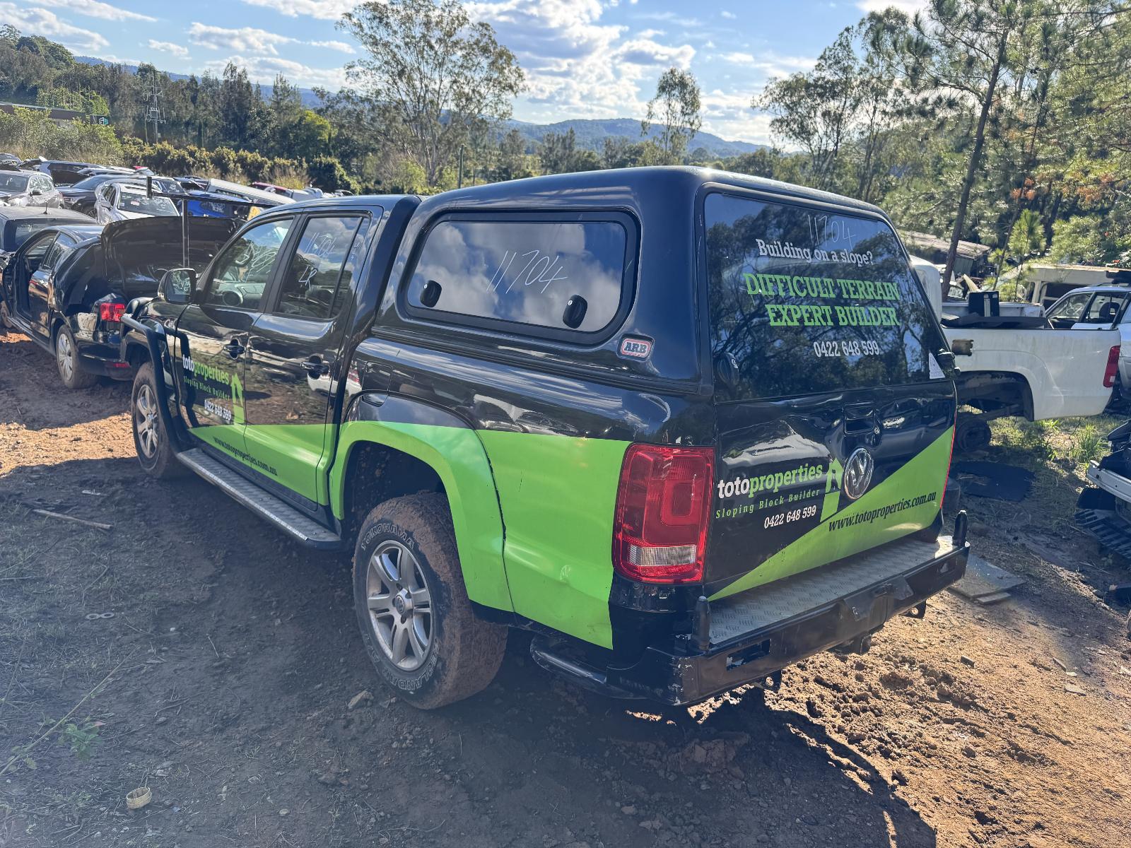 View VOLKSWAGEN AMAROK 2011 4 Door Utility Breaking