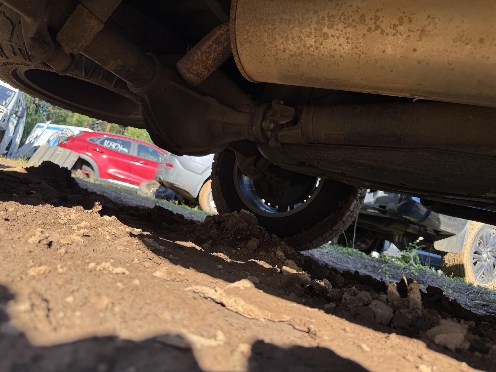 View VOLKSWAGEN AMAROK 2011 4 Door Utility Breaking