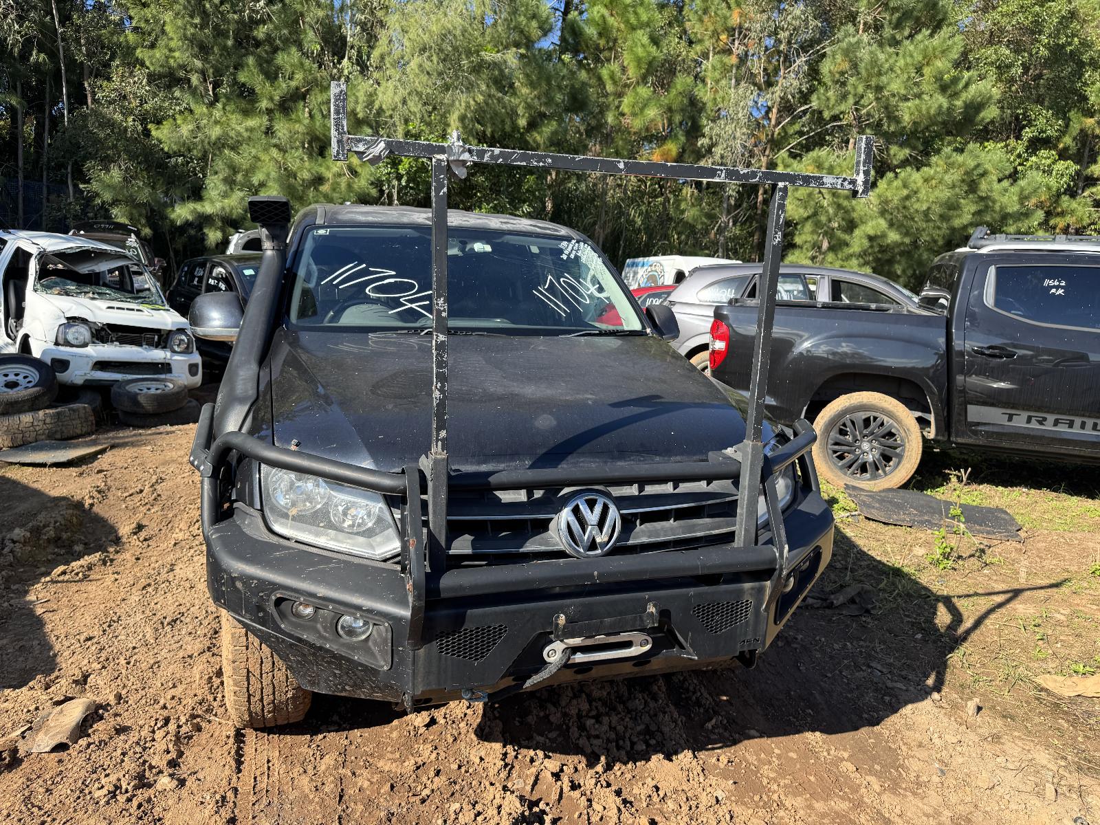 View VOLKSWAGEN AMAROK 2011 4 Door Utility Breaking