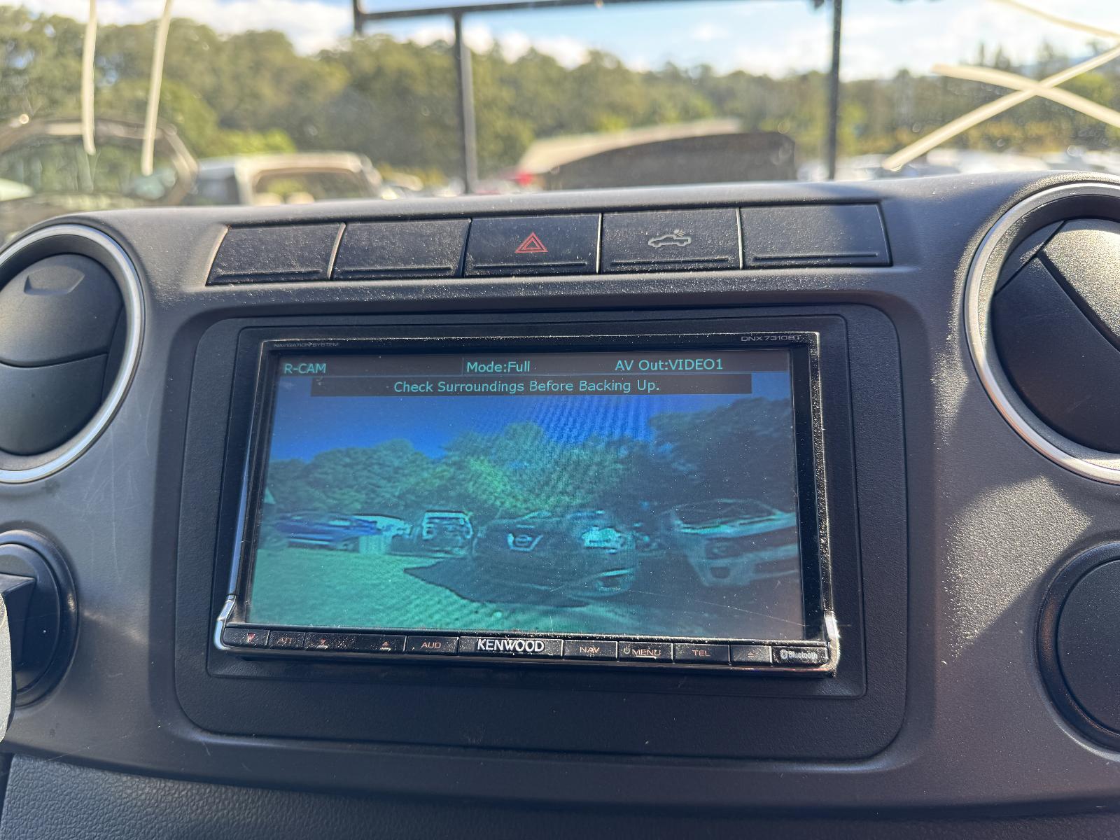 View VOLKSWAGEN AMAROK 2011 4 Door Utility Breaking