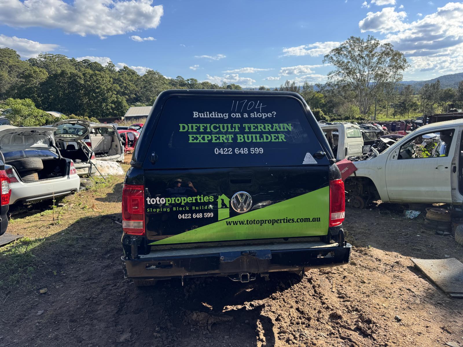 View VOLKSWAGEN AMAROK 2011 4 Door Utility Breaking
