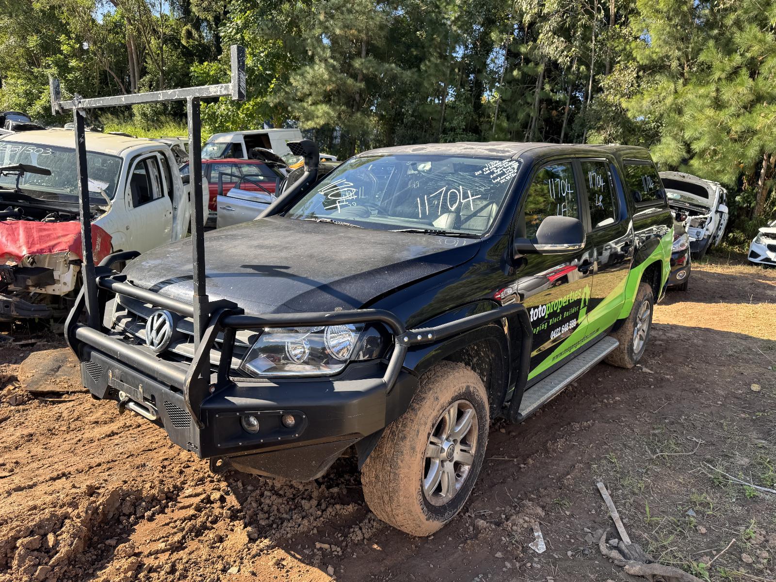 View VOLKSWAGEN AMAROK 2011 4 Door Utility Breaking