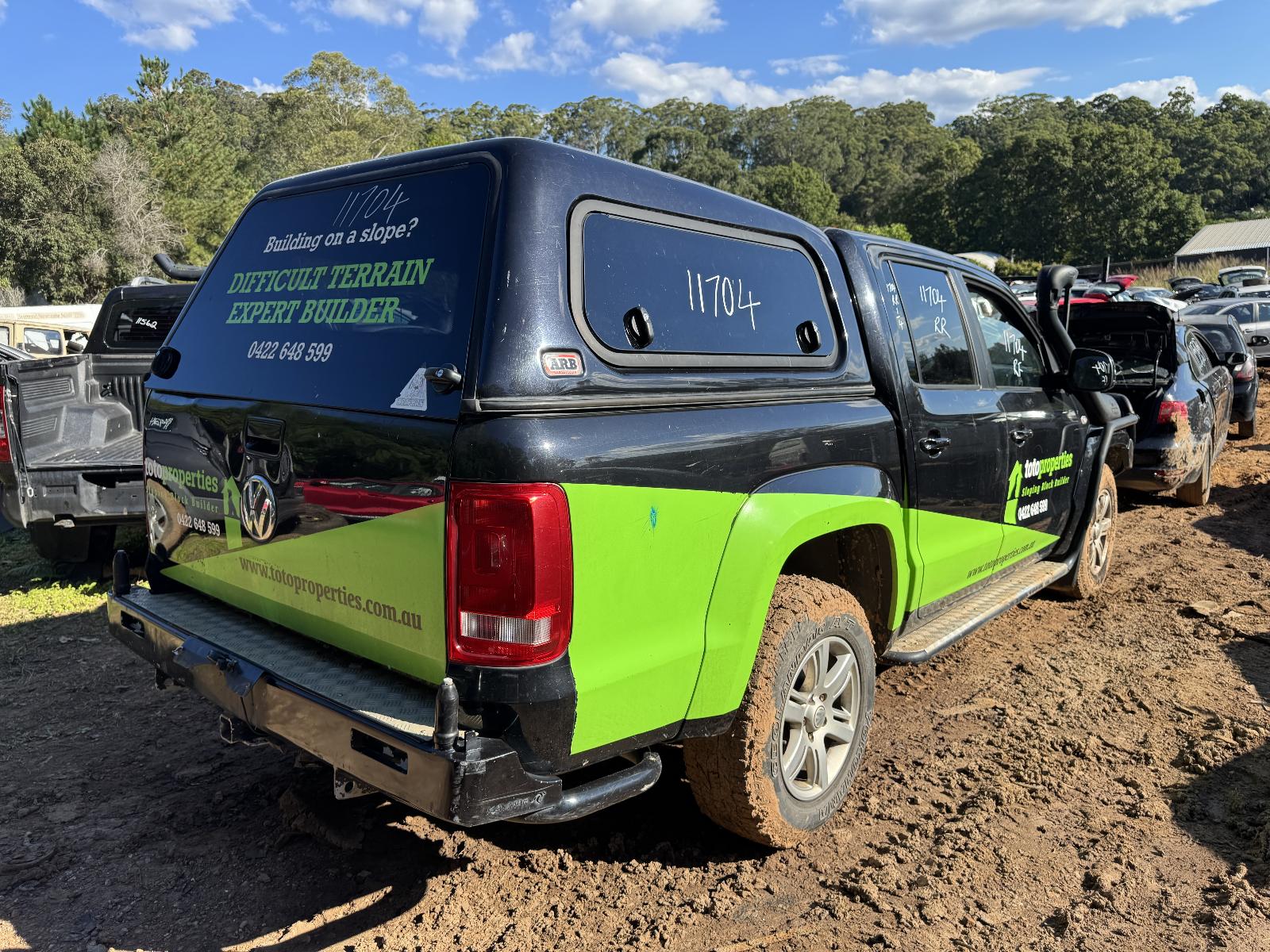 View VOLKSWAGEN AMAROK 2011 4 Door Utility Breaking