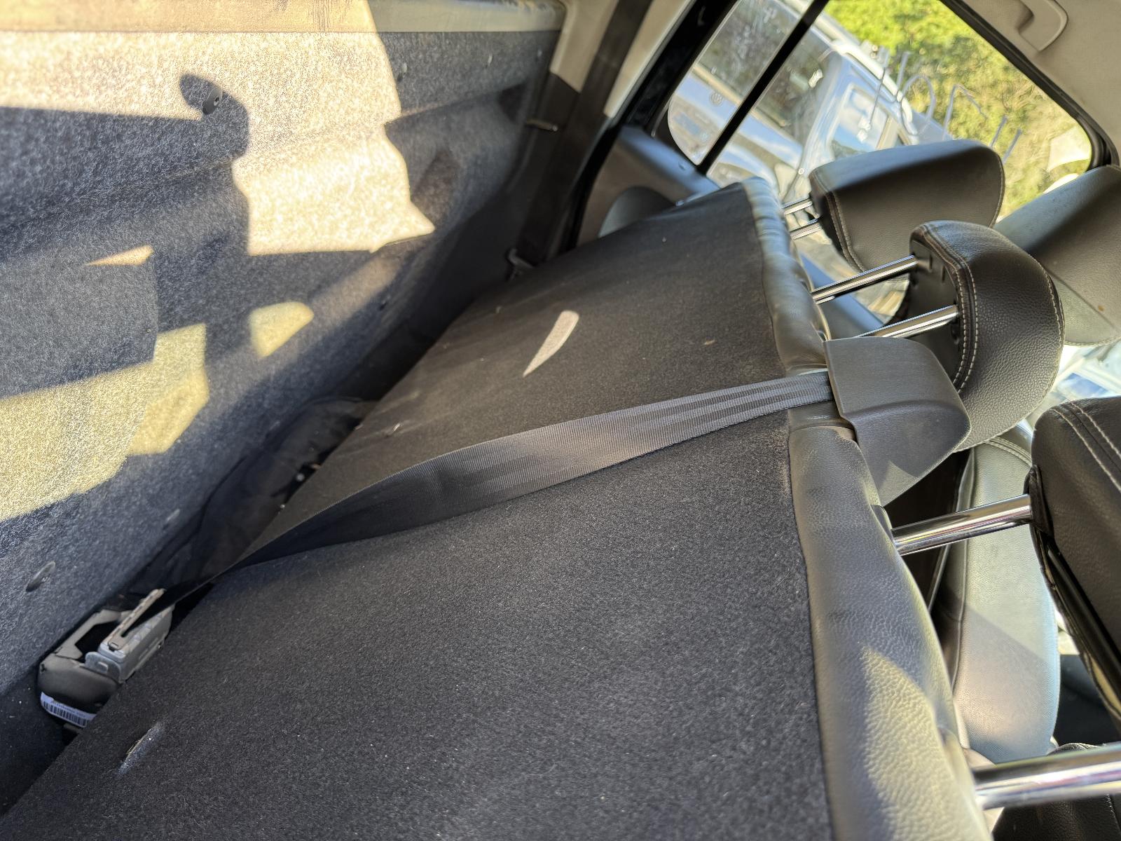 View VOLKSWAGEN AMAROK 2011 4 Door Utility Breaking