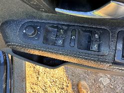 View VOLKSWAGEN AMAROK 2011 4 Door Utility Breaking