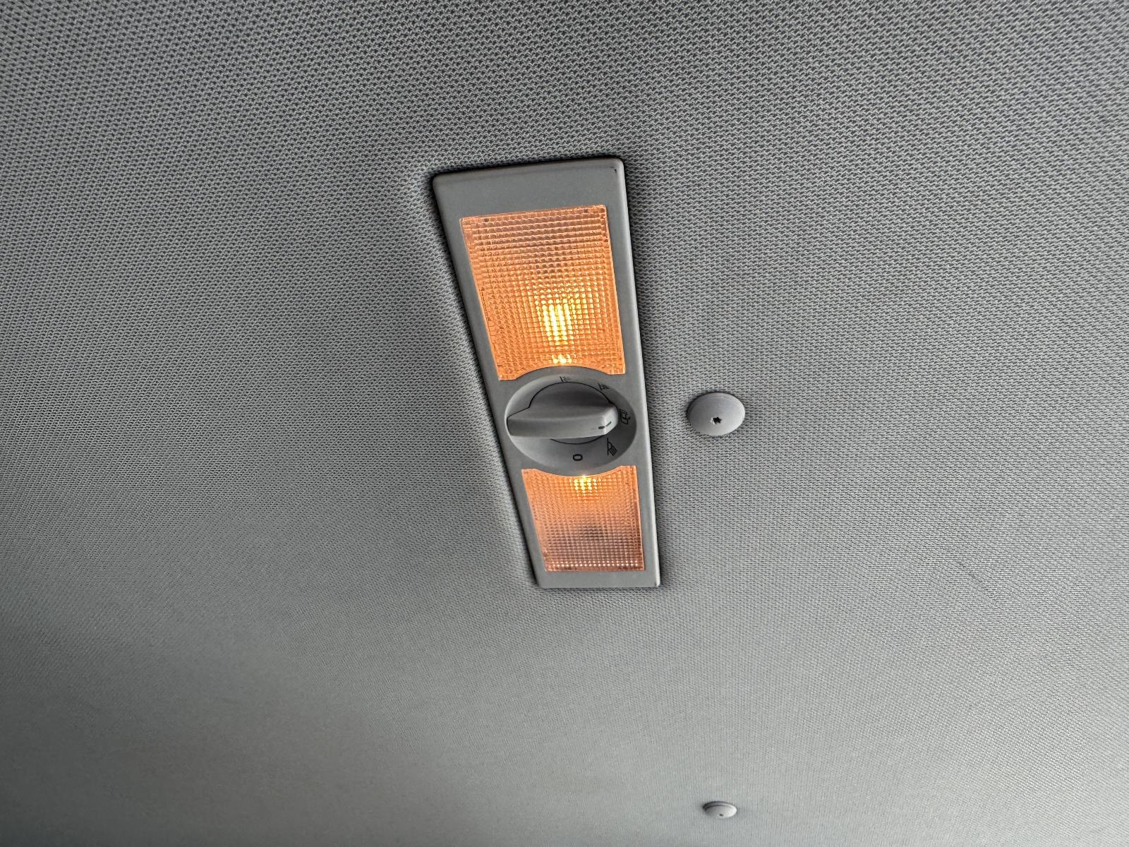 View VOLKSWAGEN AMAROK 2011 4 Door Utility Breaking