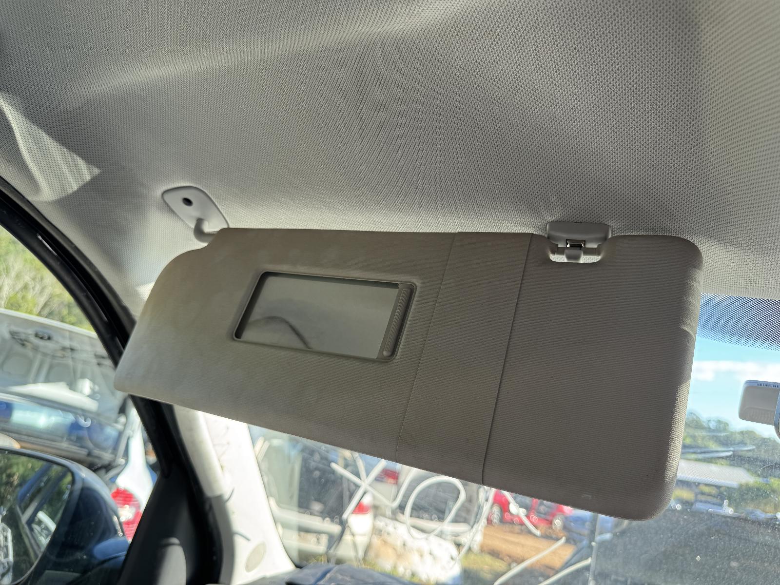 View VOLKSWAGEN AMAROK 2011 4 Door Utility Breaking