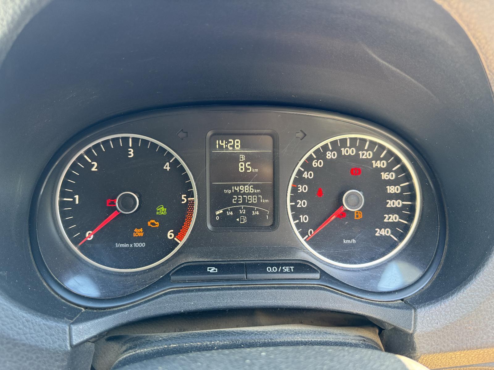 View VOLKSWAGEN AMAROK 2011 4 Door Utility Breaking