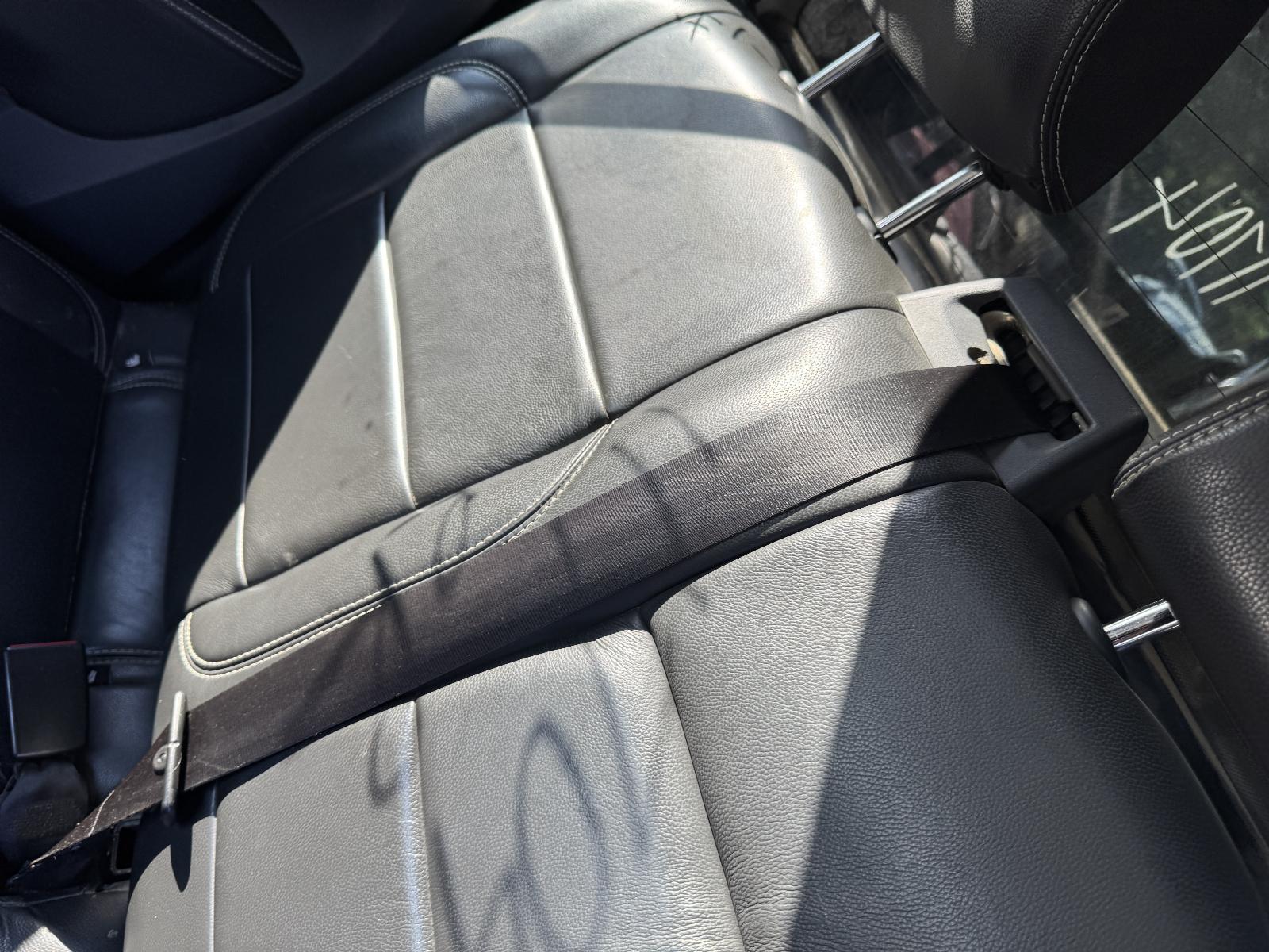 View VOLKSWAGEN AMAROK 2011 4 Door Utility Breaking