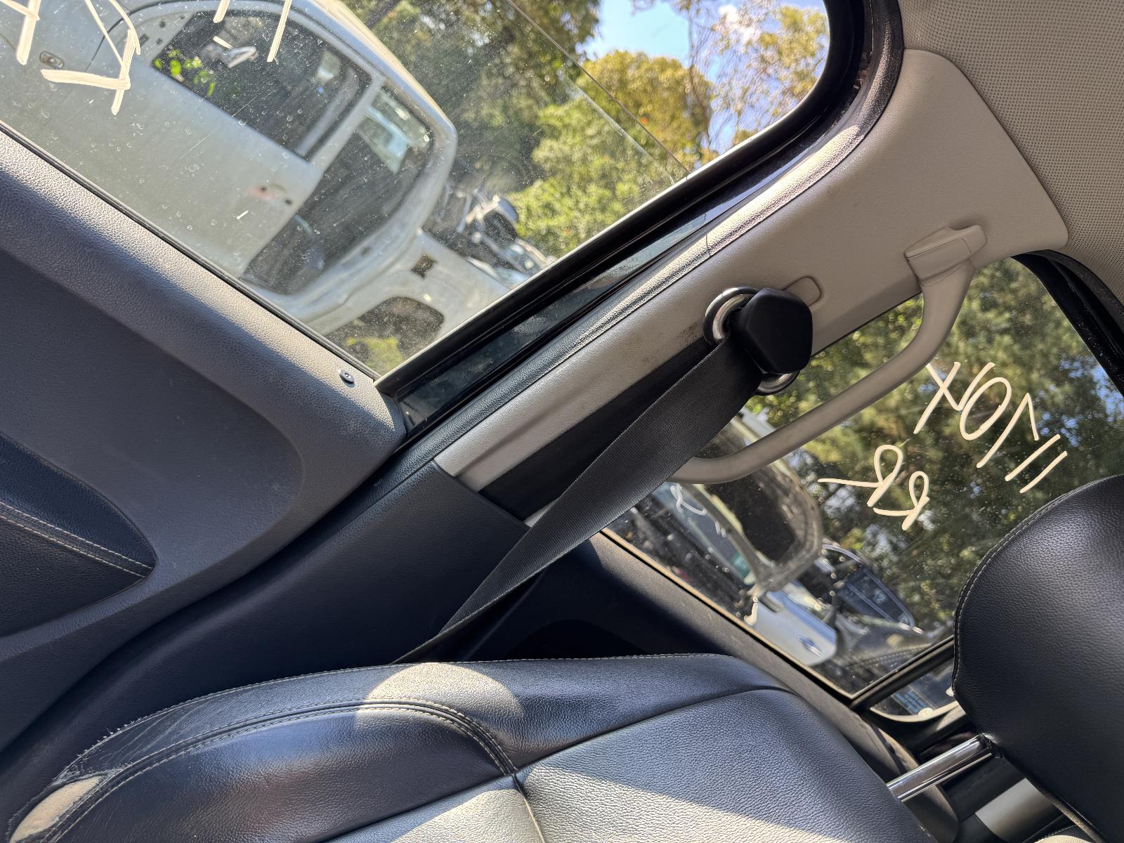 View VOLKSWAGEN AMAROK 2011 4 Door Utility Breaking