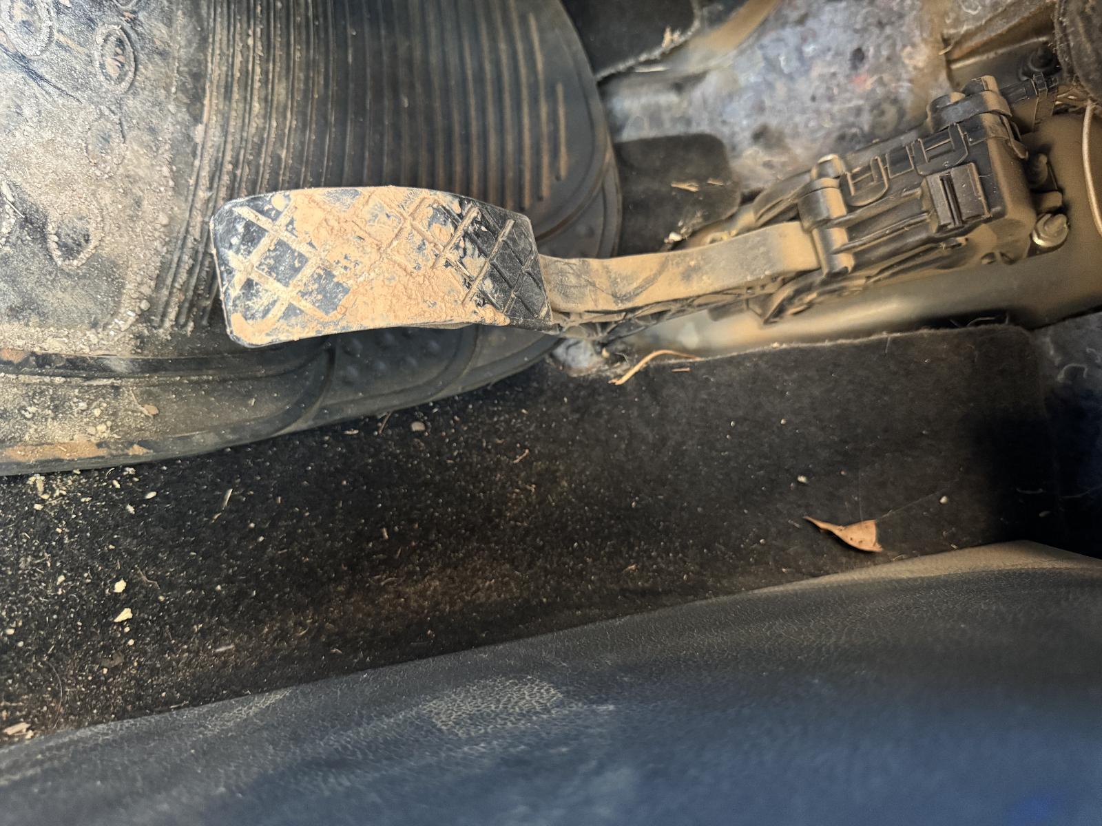View VOLKSWAGEN AMAROK 2011 4 Door Utility Breaking