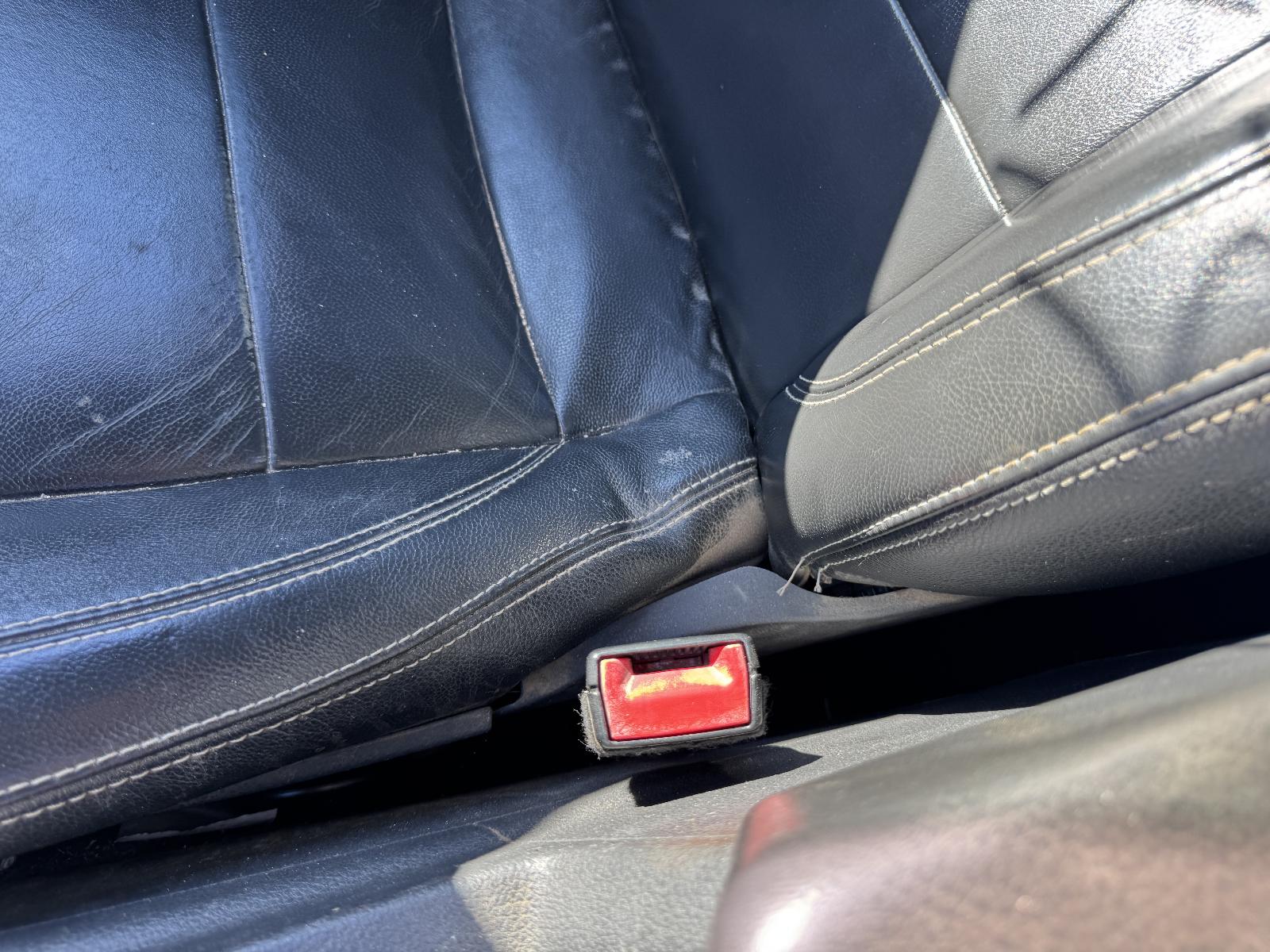View VOLKSWAGEN AMAROK 2011 4 Door Utility Breaking