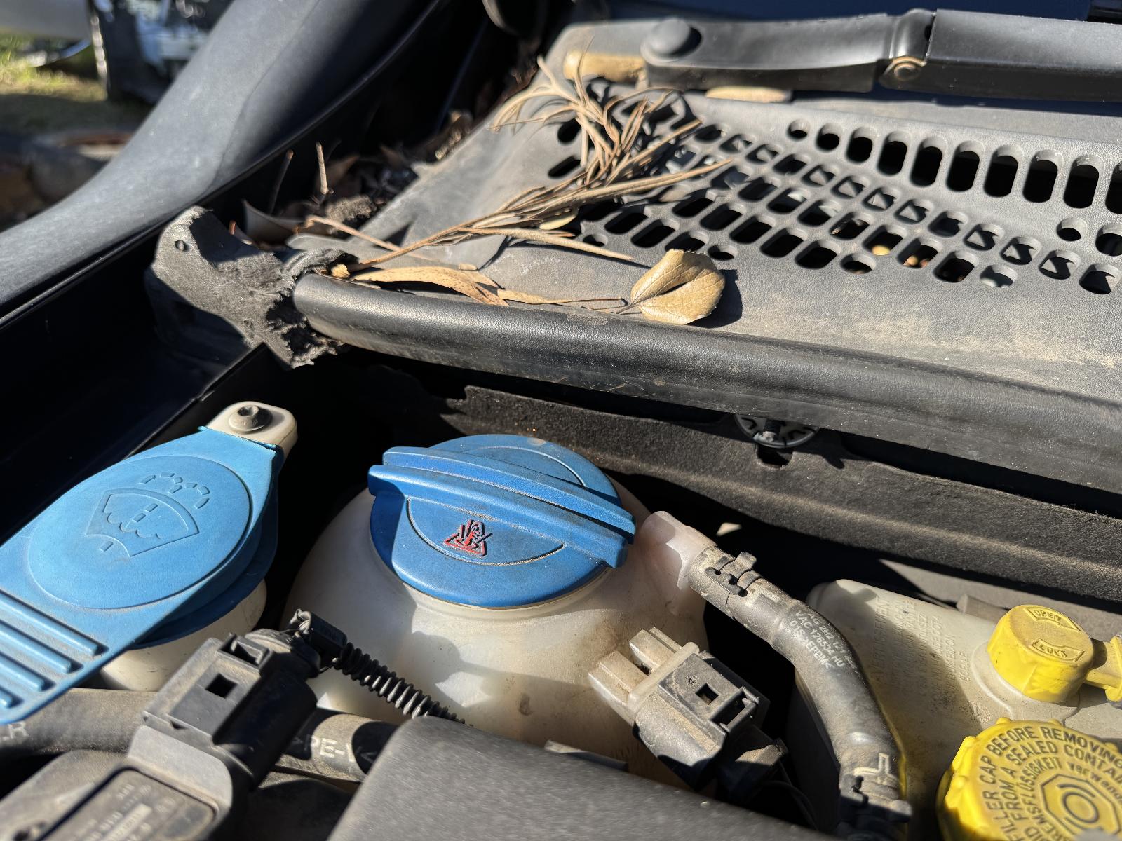 View VOLKSWAGEN AMAROK 2011 4 Door Utility Breaking