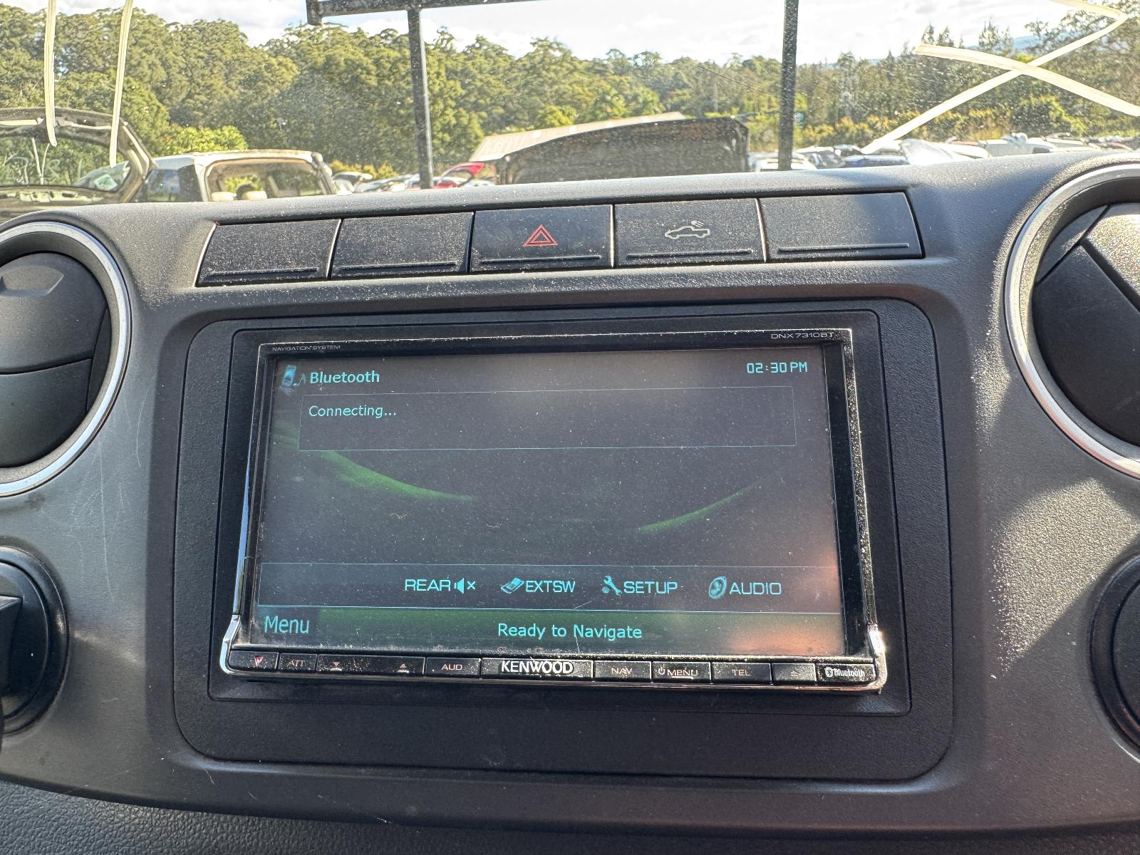 View VOLKSWAGEN AMAROK 2011 4 Door Utility Breaking