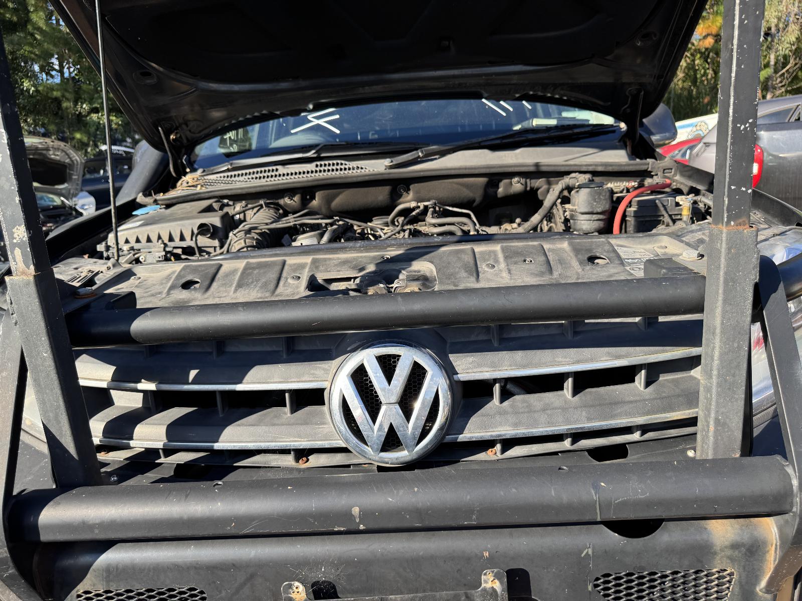 View VOLKSWAGEN AMAROK 2011 4 Door Utility Breaking