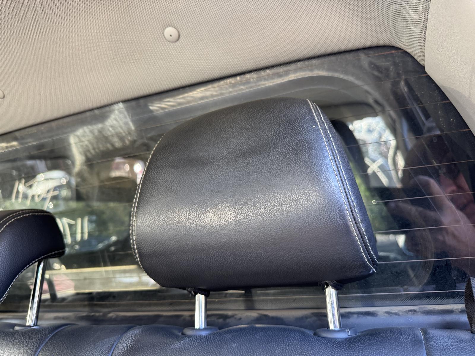 View VOLKSWAGEN AMAROK 2011 4 Door Utility Breaking