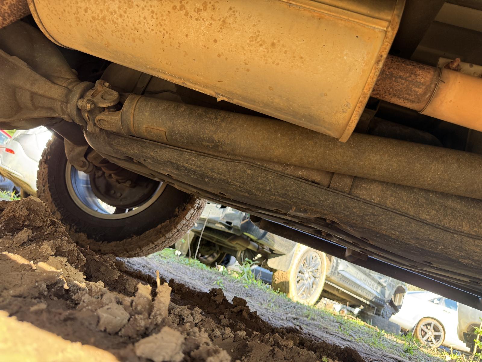 View VOLKSWAGEN AMAROK 2011 4 Door Utility Breaking