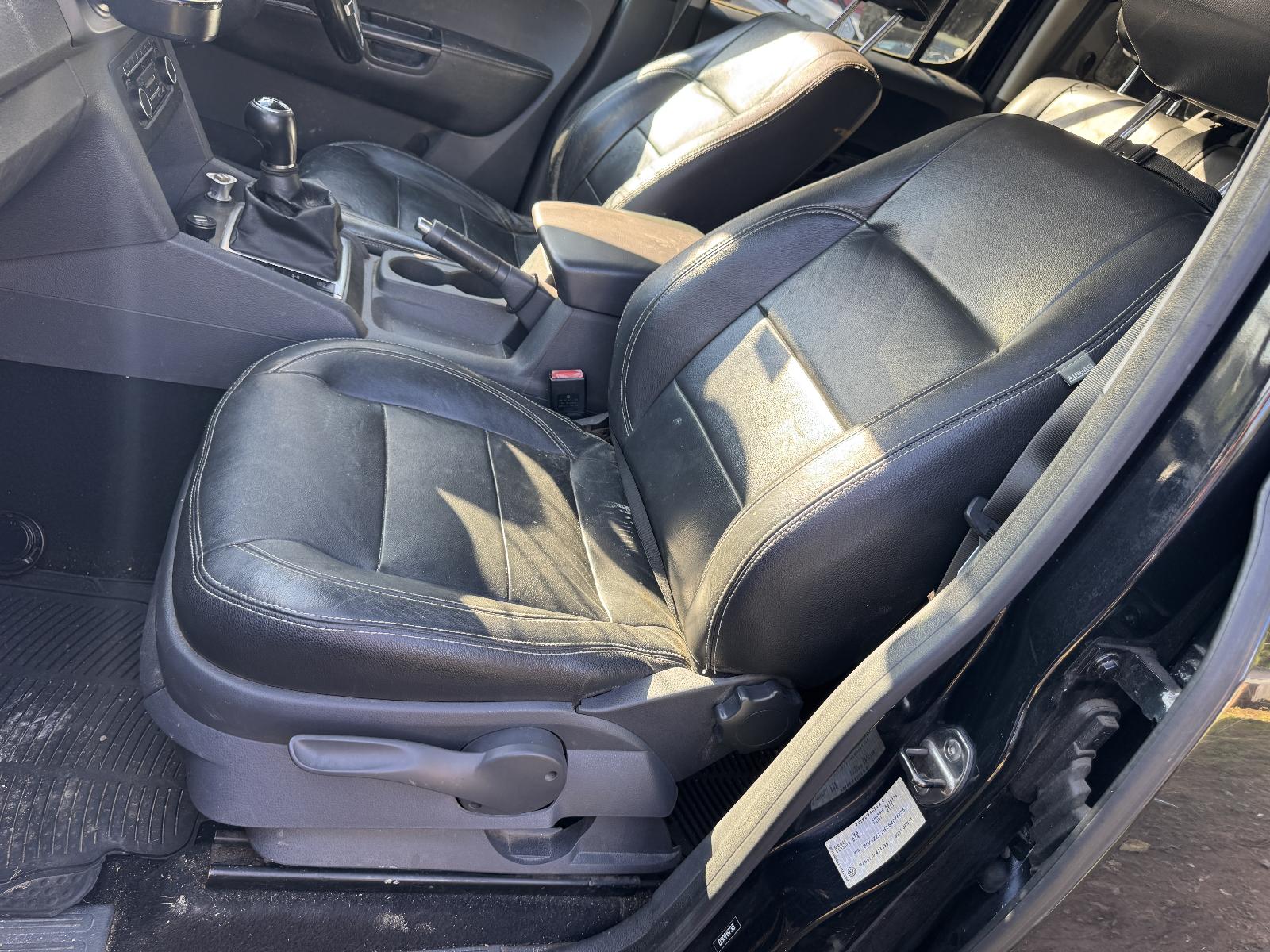 View VOLKSWAGEN AMAROK 2011 4 Door Utility Breaking