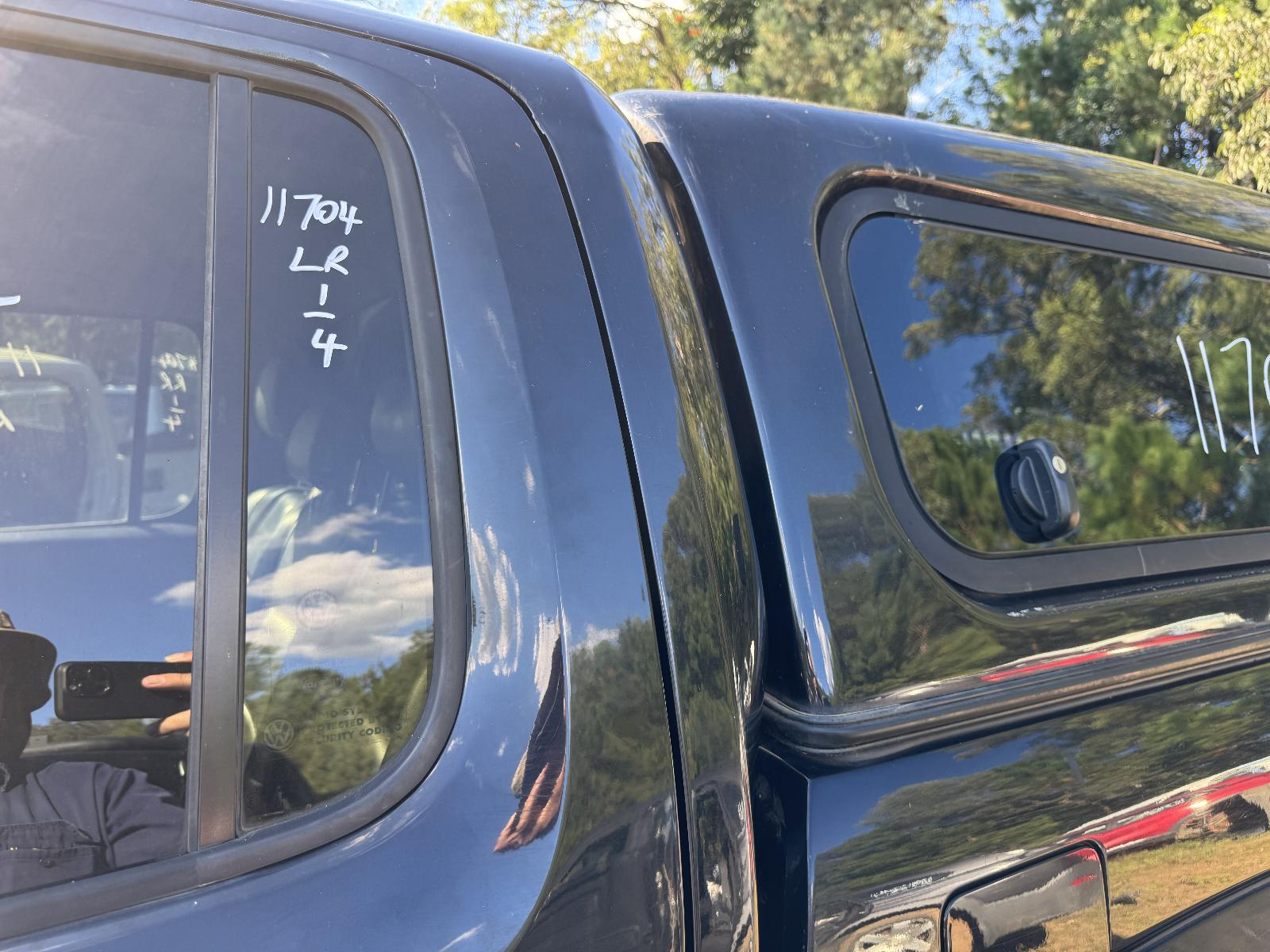 View VOLKSWAGEN AMAROK 2011 4 Door Utility Breaking