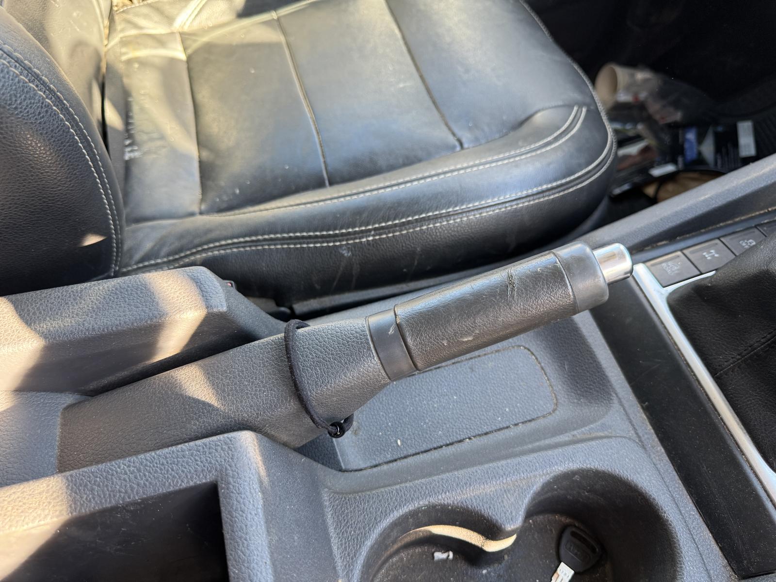View VOLKSWAGEN AMAROK 2011 4 Door Utility Breaking