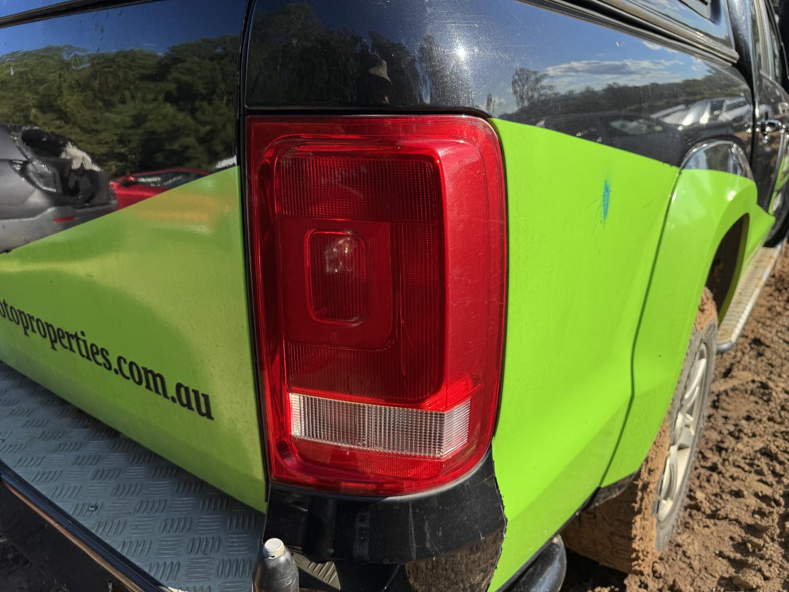 View VOLKSWAGEN AMAROK 2011 4 Door Utility Breaking