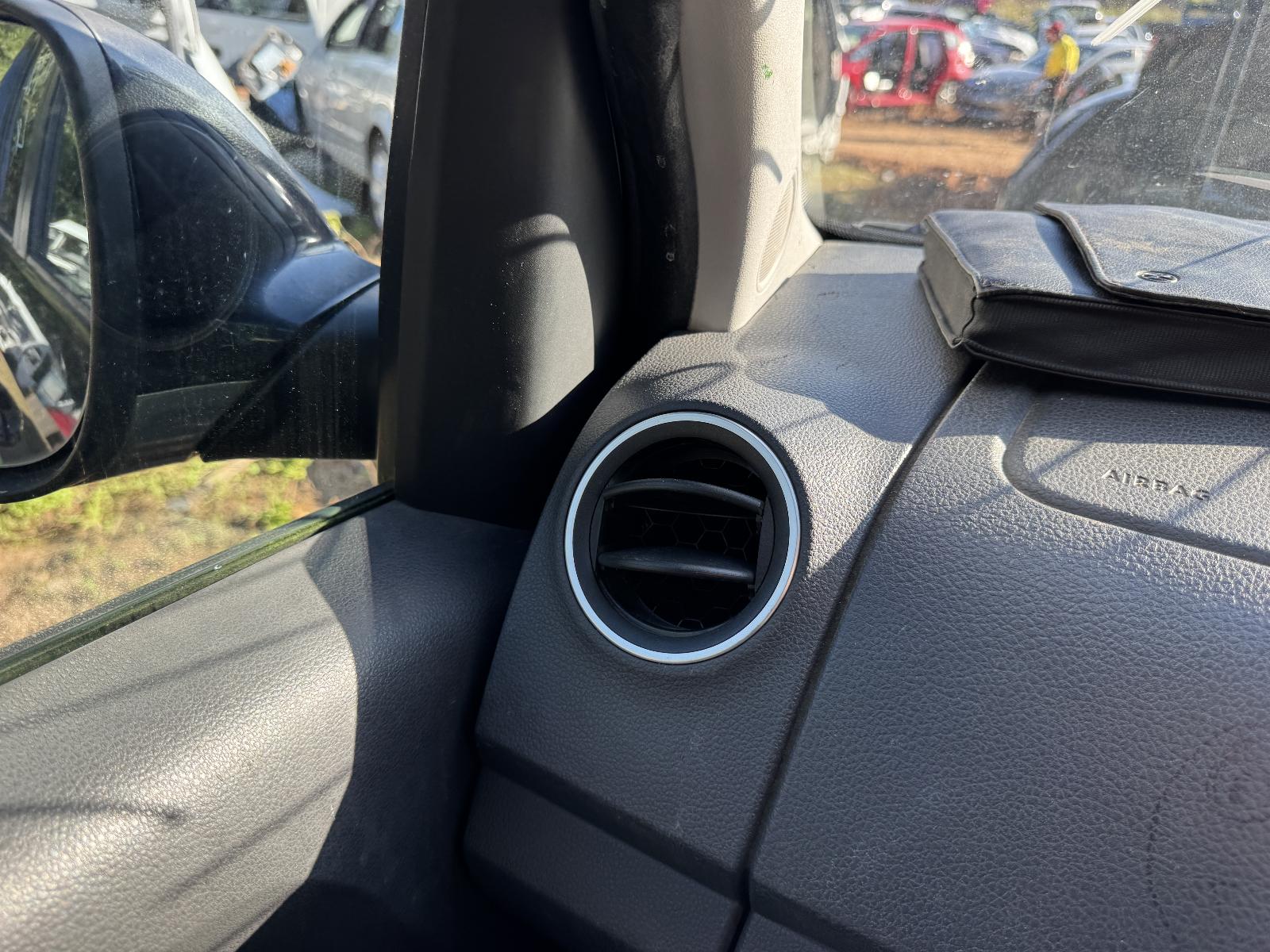 View VOLKSWAGEN AMAROK 2011 4 Door Utility Breaking