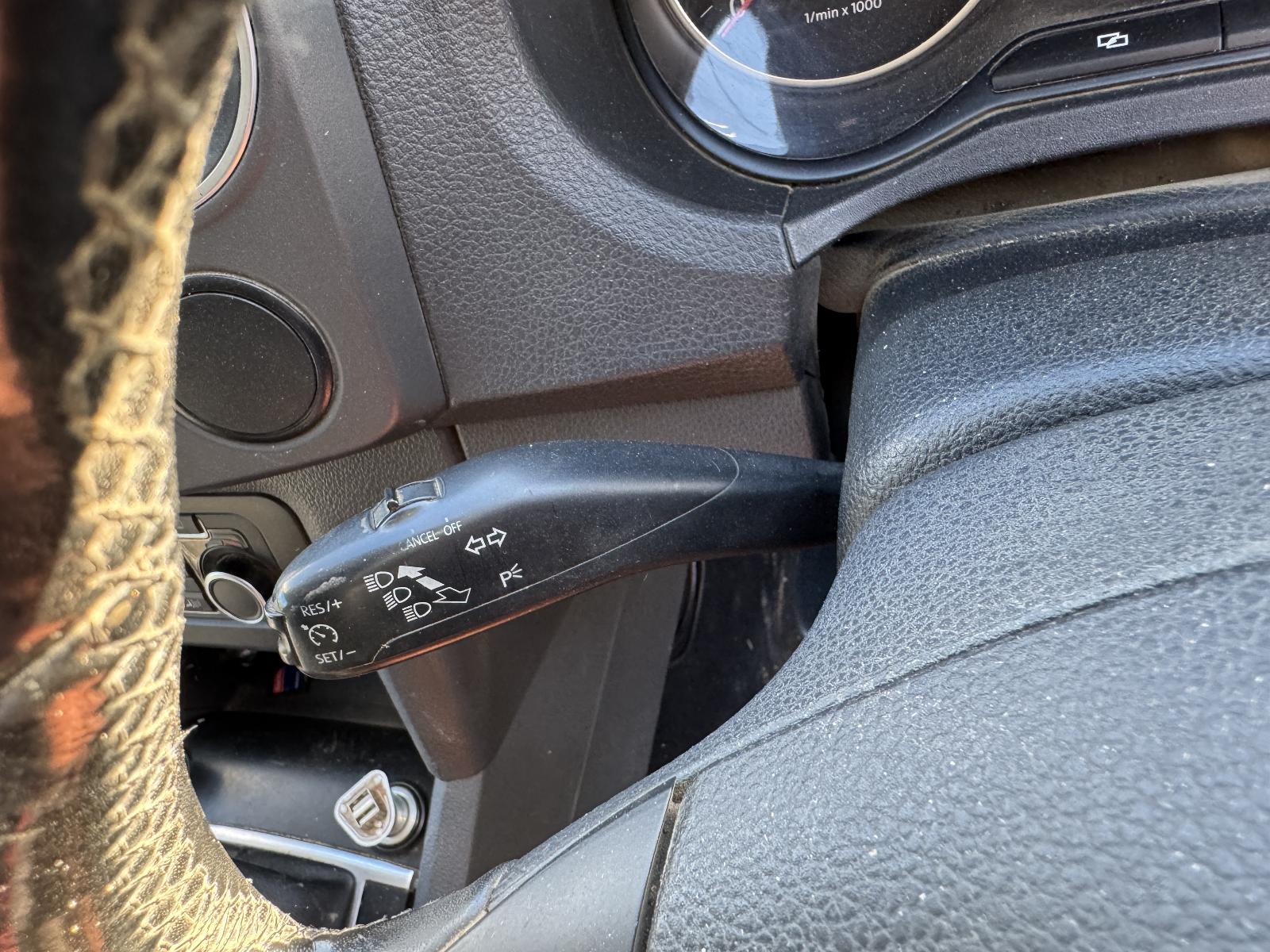 View VOLKSWAGEN AMAROK 2011 4 Door Utility Breaking