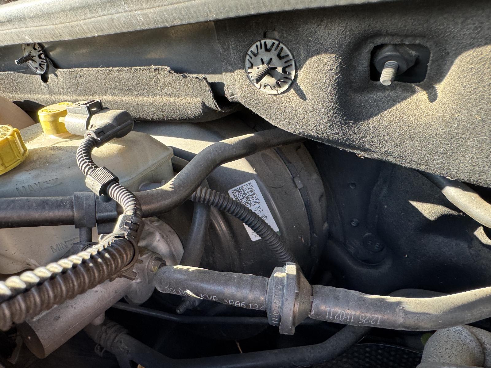 View VOLKSWAGEN AMAROK 2011 4 Door Utility Breaking
