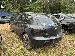 View MAZDA 3 2006 4 Door Hatchback Breaking