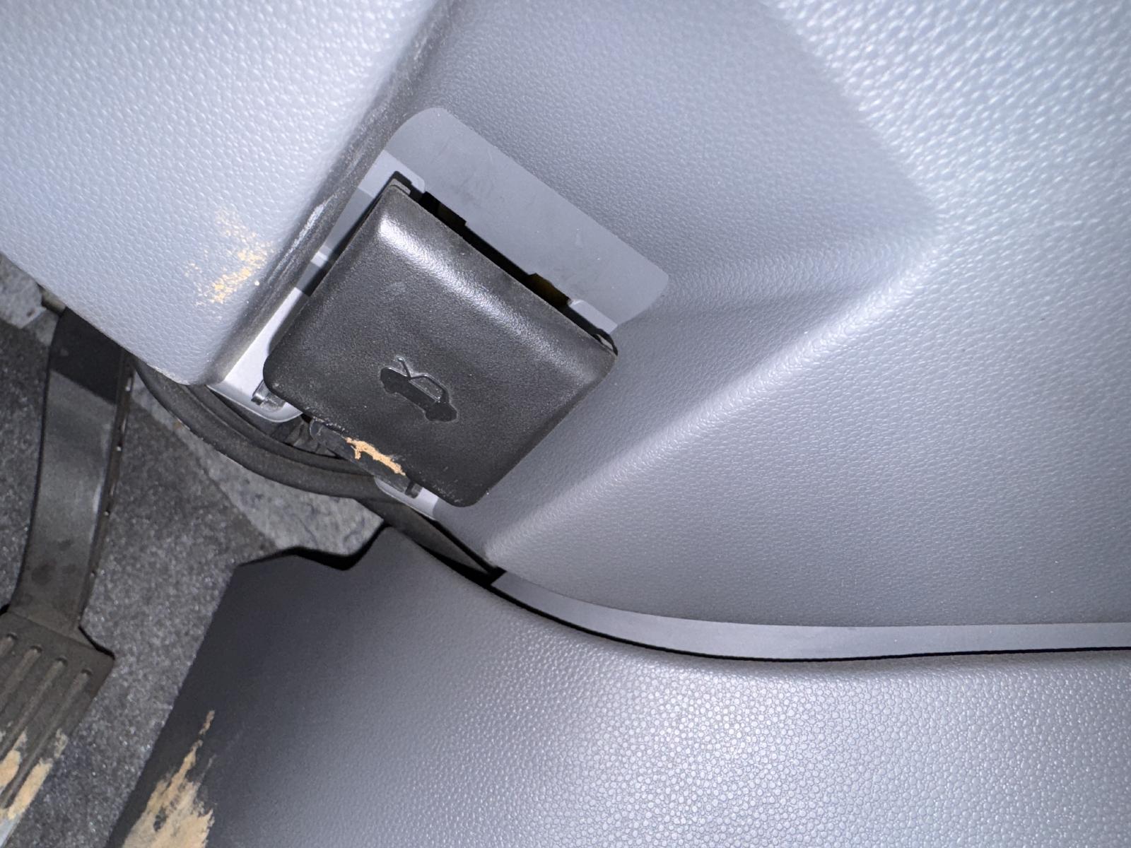 View MAZDA 3 2006 4 Door Hatchback Breaking
