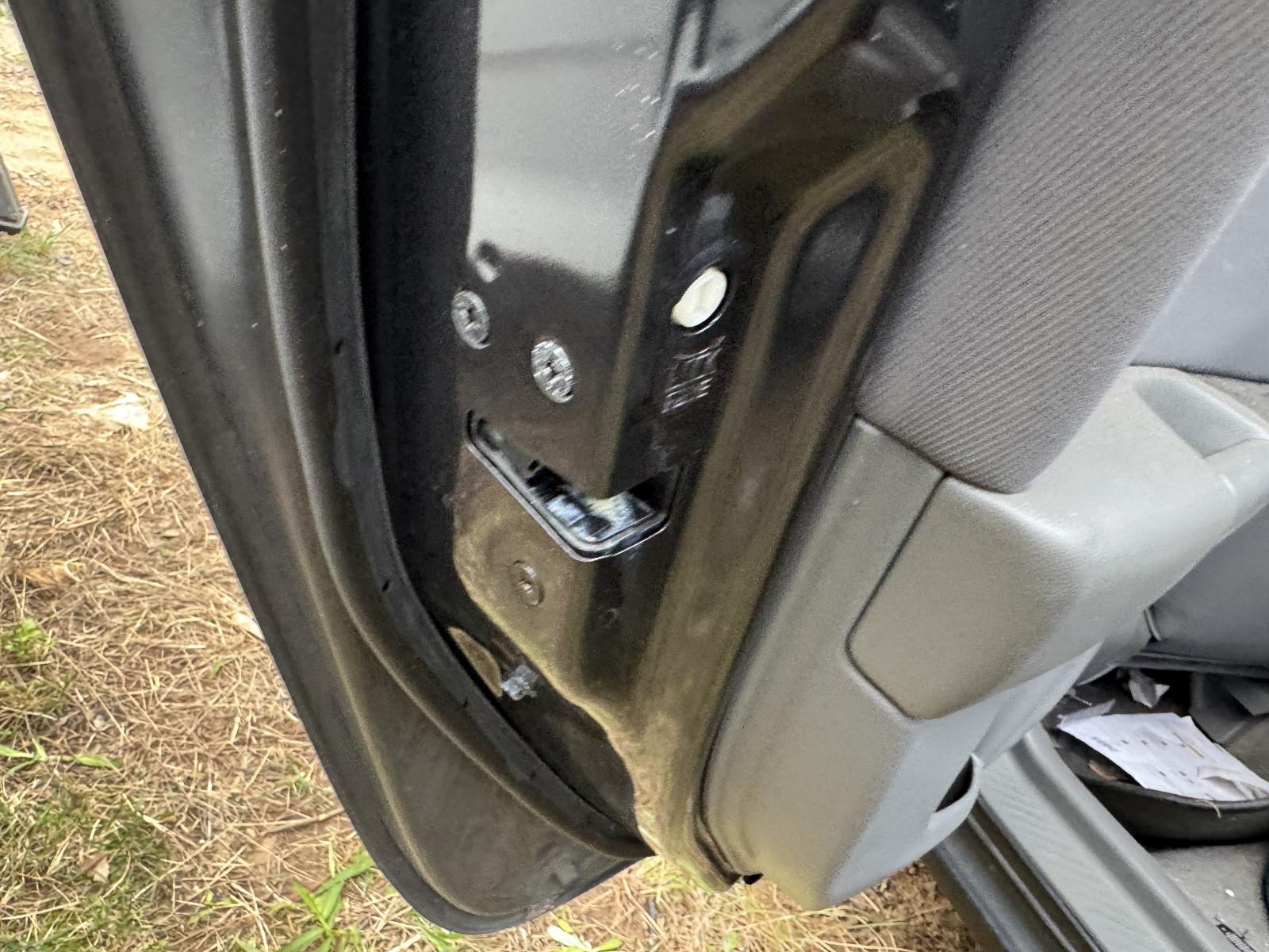 View MAZDA 3 2006 4 Door Hatchback Breaking