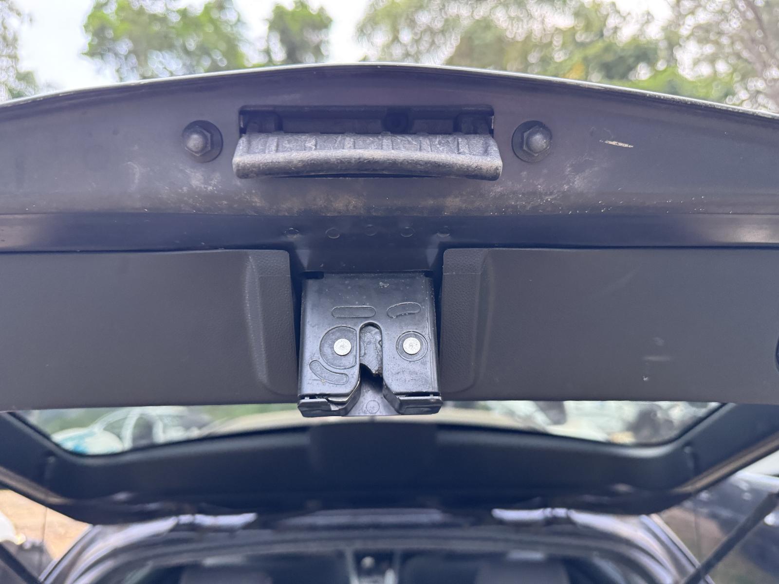 View MAZDA 3 2006 4 Door Hatchback Breaking