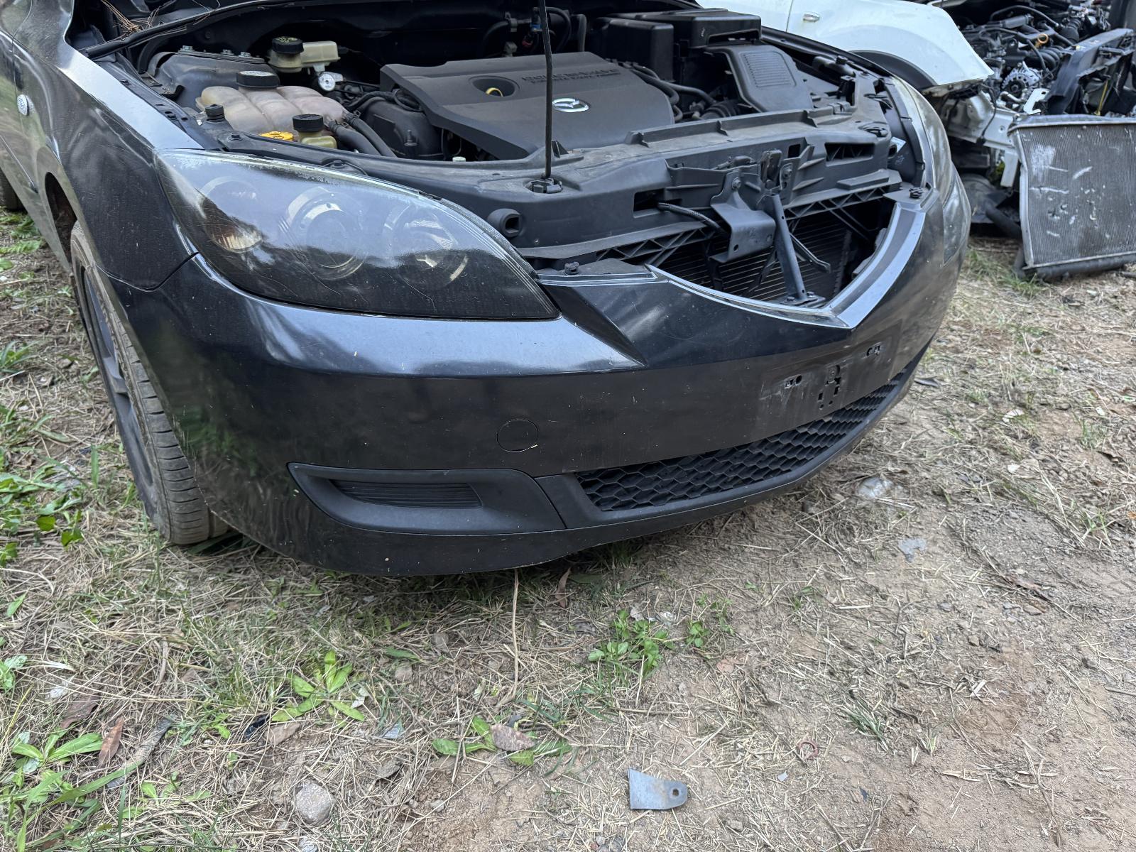View MAZDA 3 2006 4 Door Hatchback Breaking
