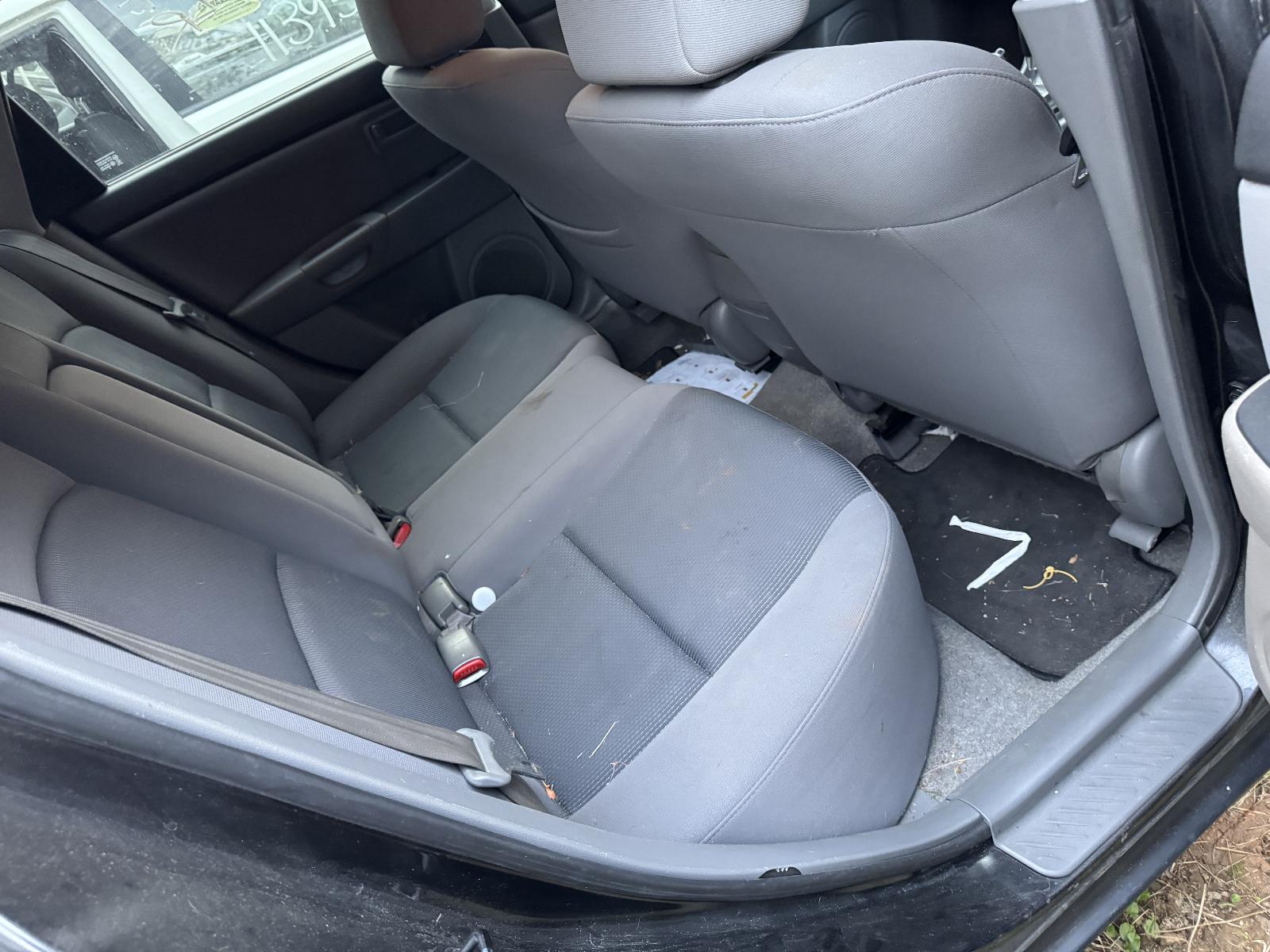 View MAZDA 3 2006 4 Door Hatchback Breaking