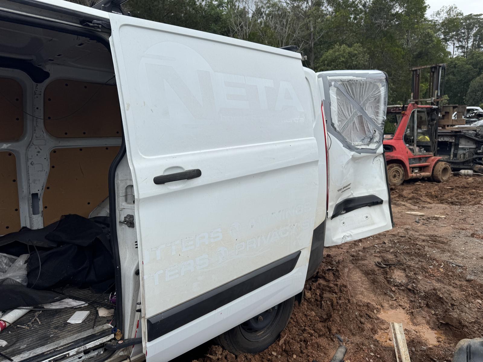 View FORD TRANSIT CUSTOM 2018   Breaking