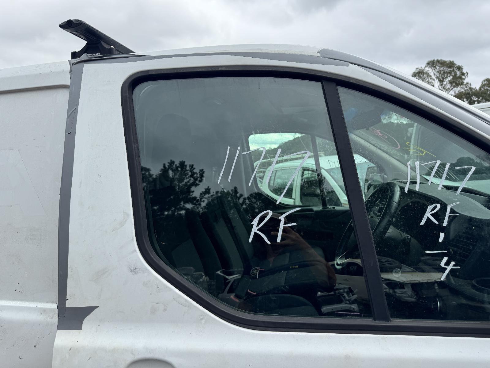 View FORD TRANSIT CUSTOM 2018   Breaking