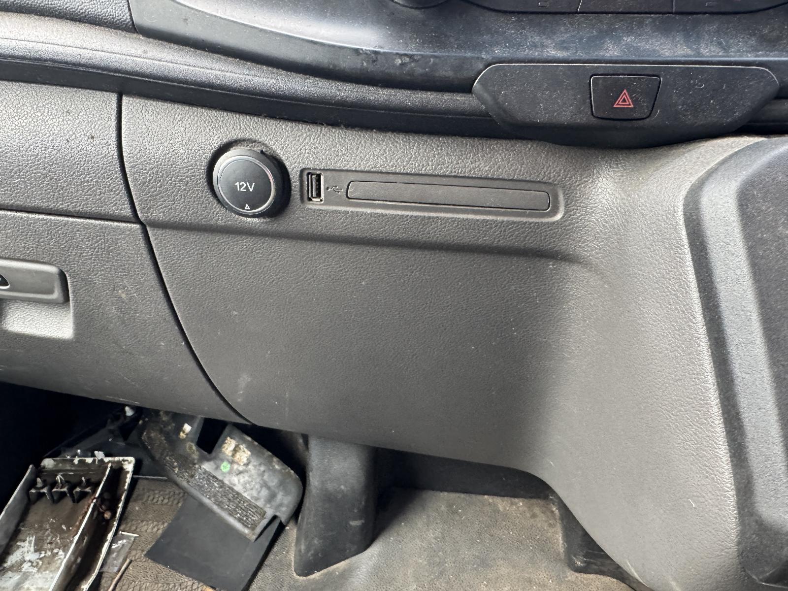 View FORD TRANSIT CUSTOM 2018   Breaking