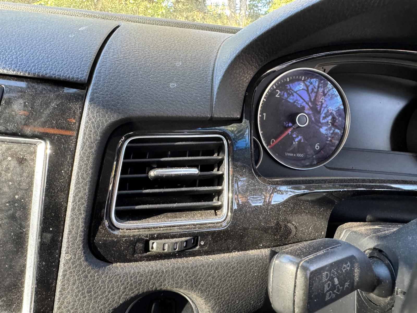 View VOLKSWAGEN TOUAREG 2011 5 Door Station Wagon Breaking