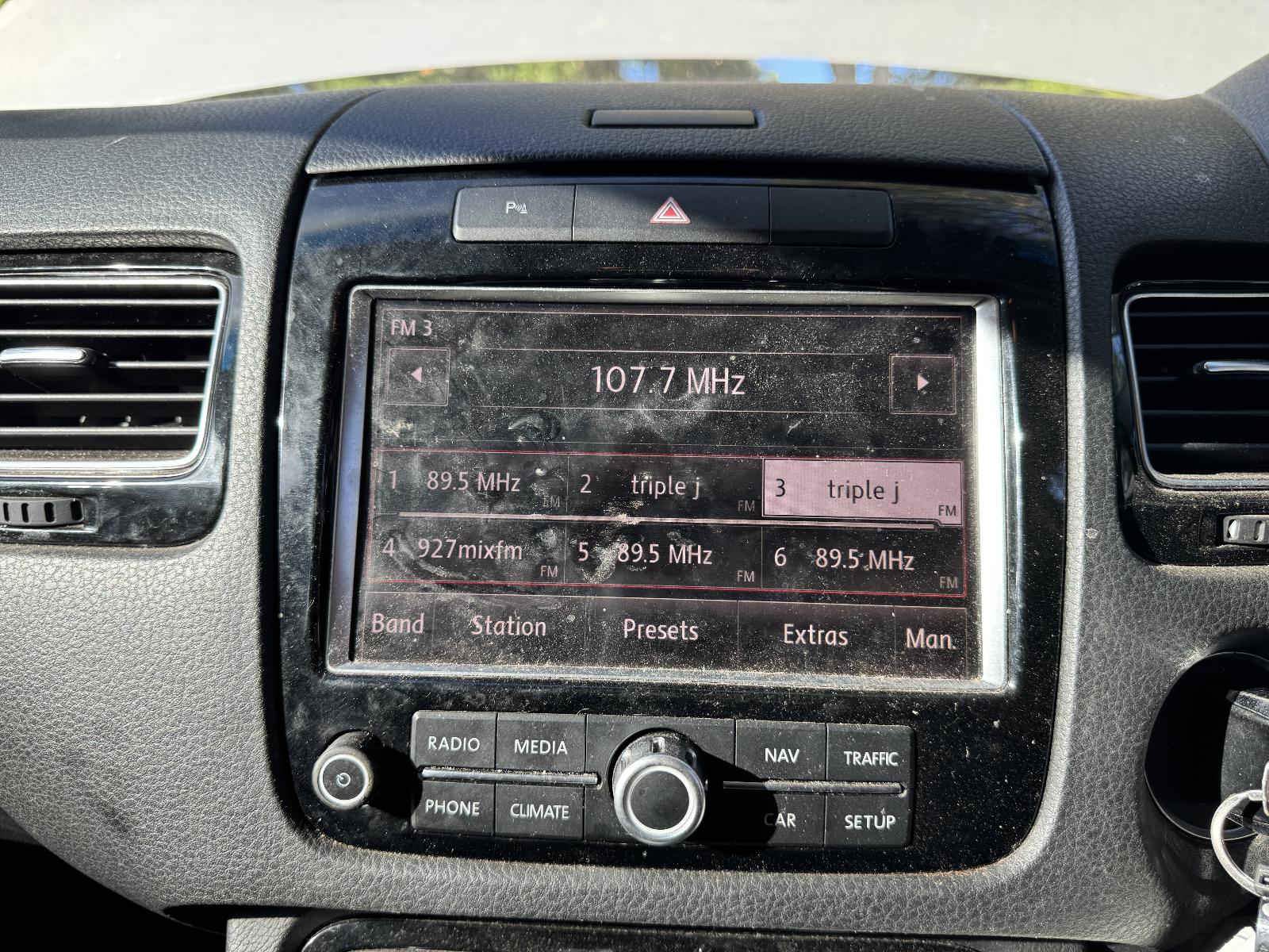 View VOLKSWAGEN TOUAREG 2011 5 Door Station Wagon Breaking