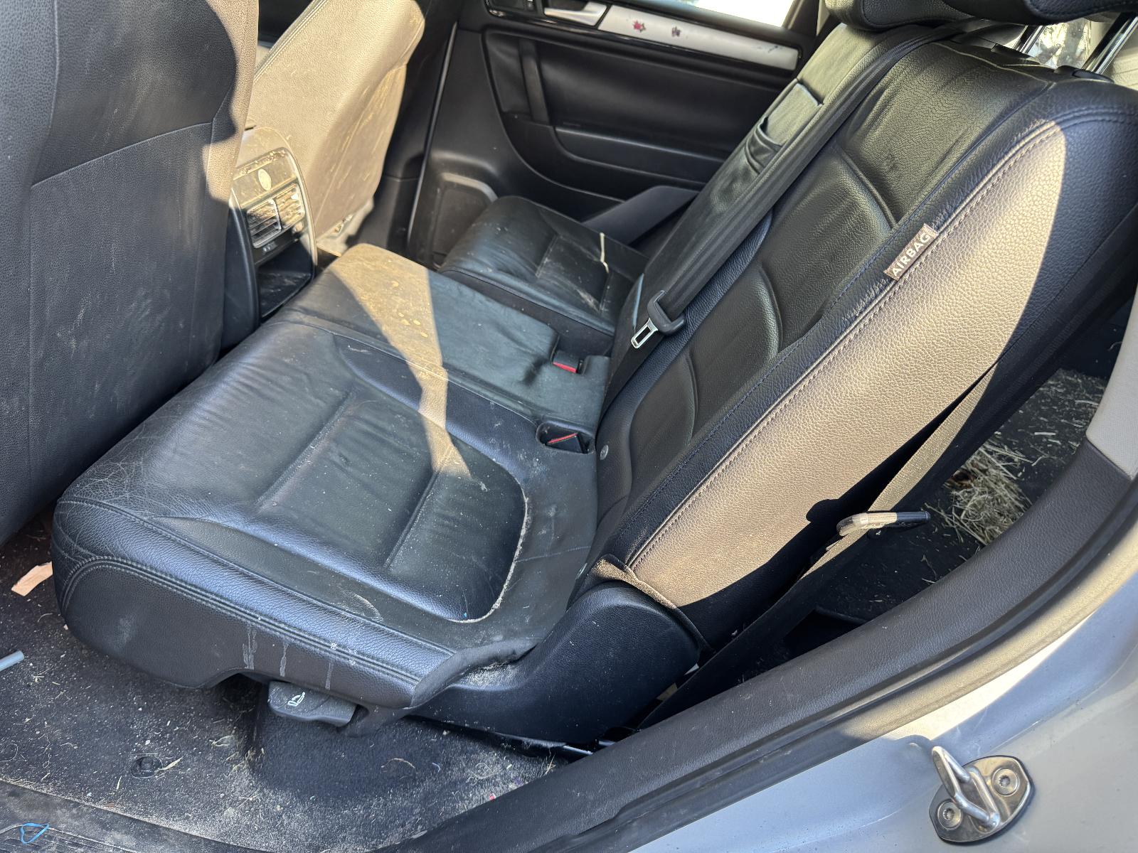 View VOLKSWAGEN TOUAREG 2011 5 Door Station Wagon Breaking