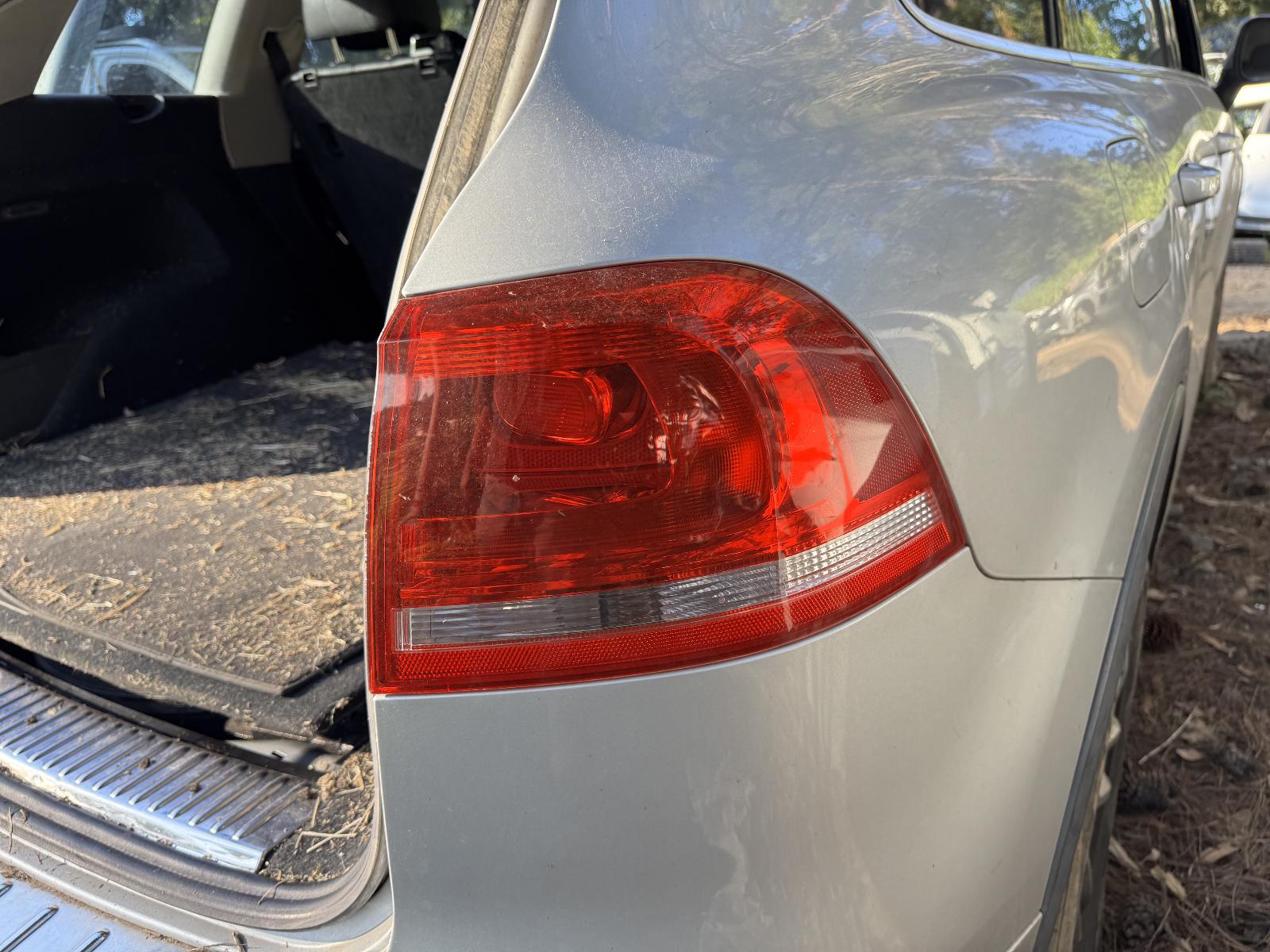 View VOLKSWAGEN TOUAREG 2011 5 Door Station Wagon Breaking