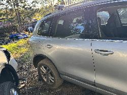 View VOLKSWAGEN TOUAREG 2011 5 Door Station Wagon Breaking