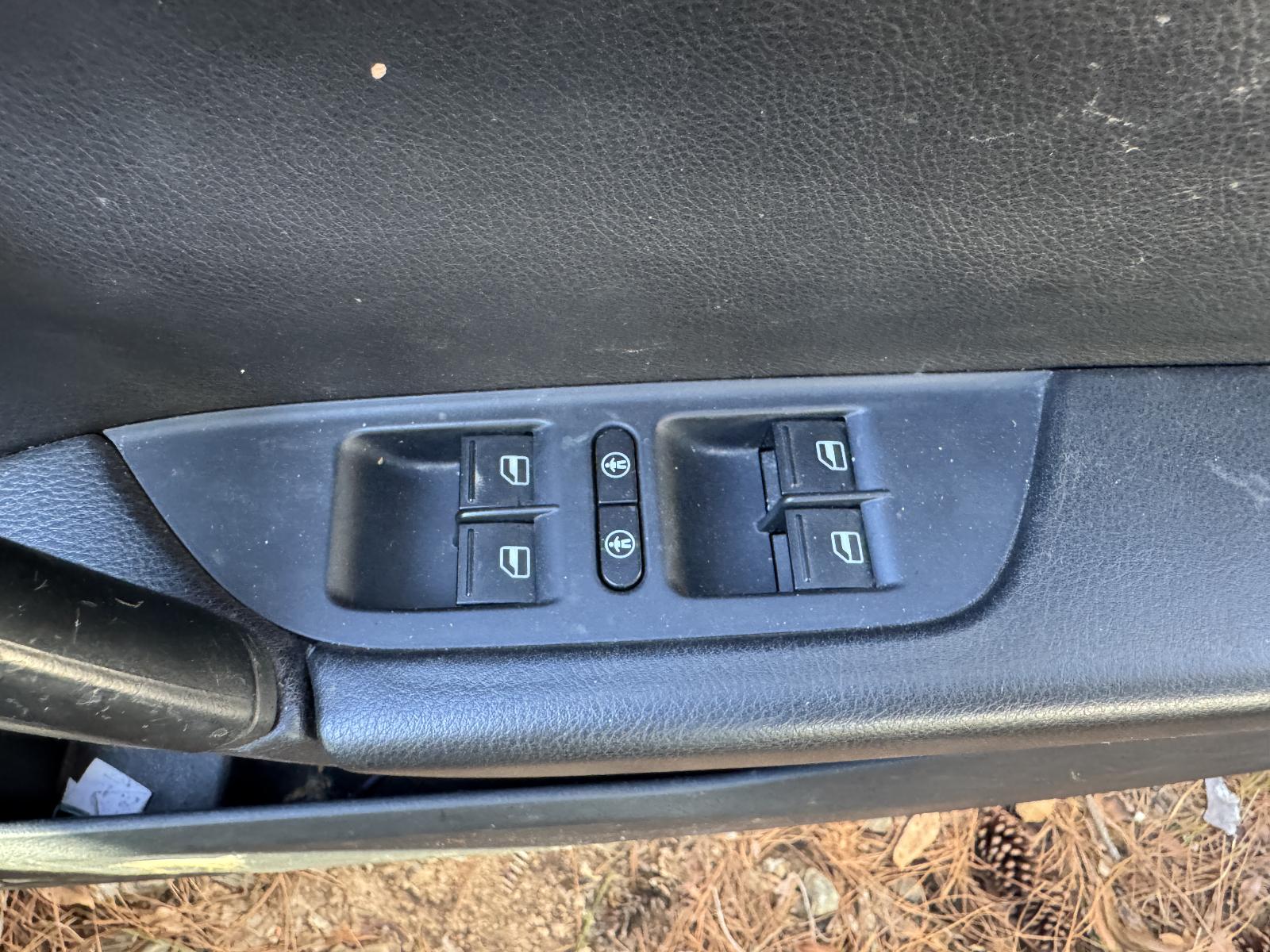 View VOLKSWAGEN TOUAREG 2011 5 Door Station Wagon Breaking