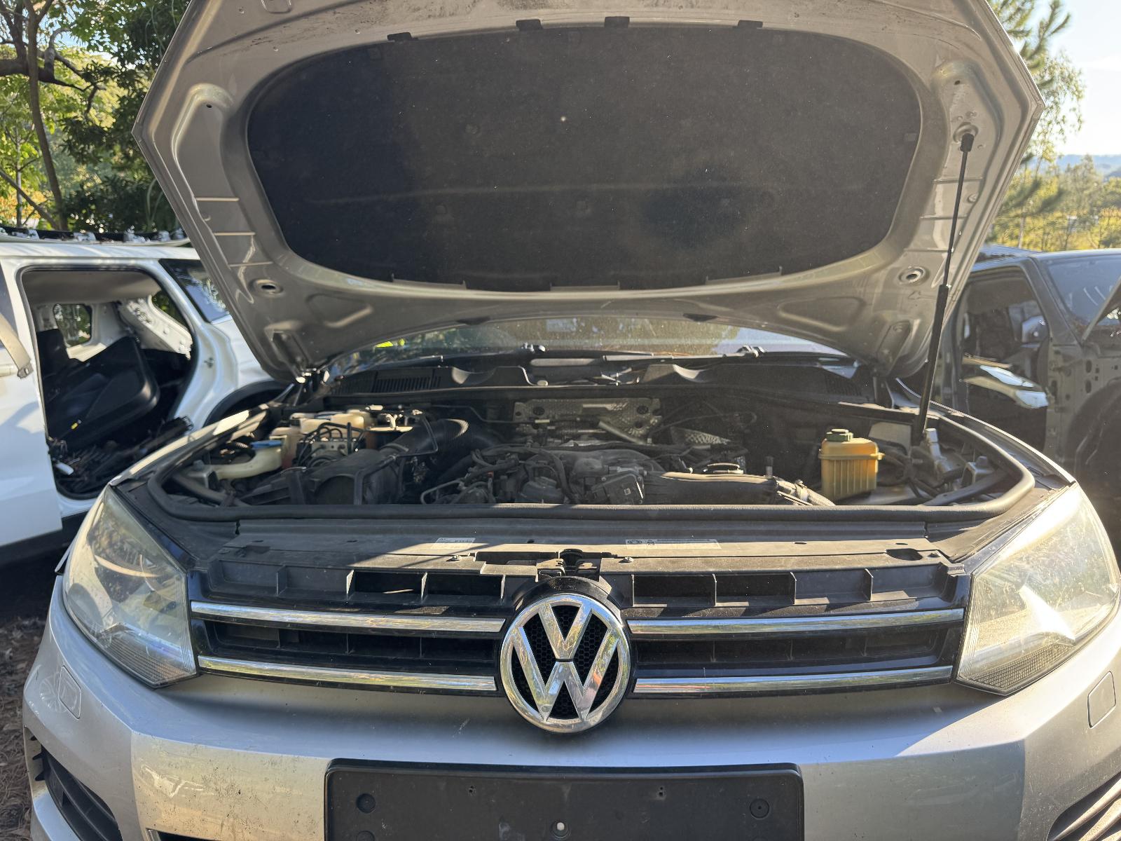 View VOLKSWAGEN TOUAREG 2011 5 Door Station Wagon Breaking