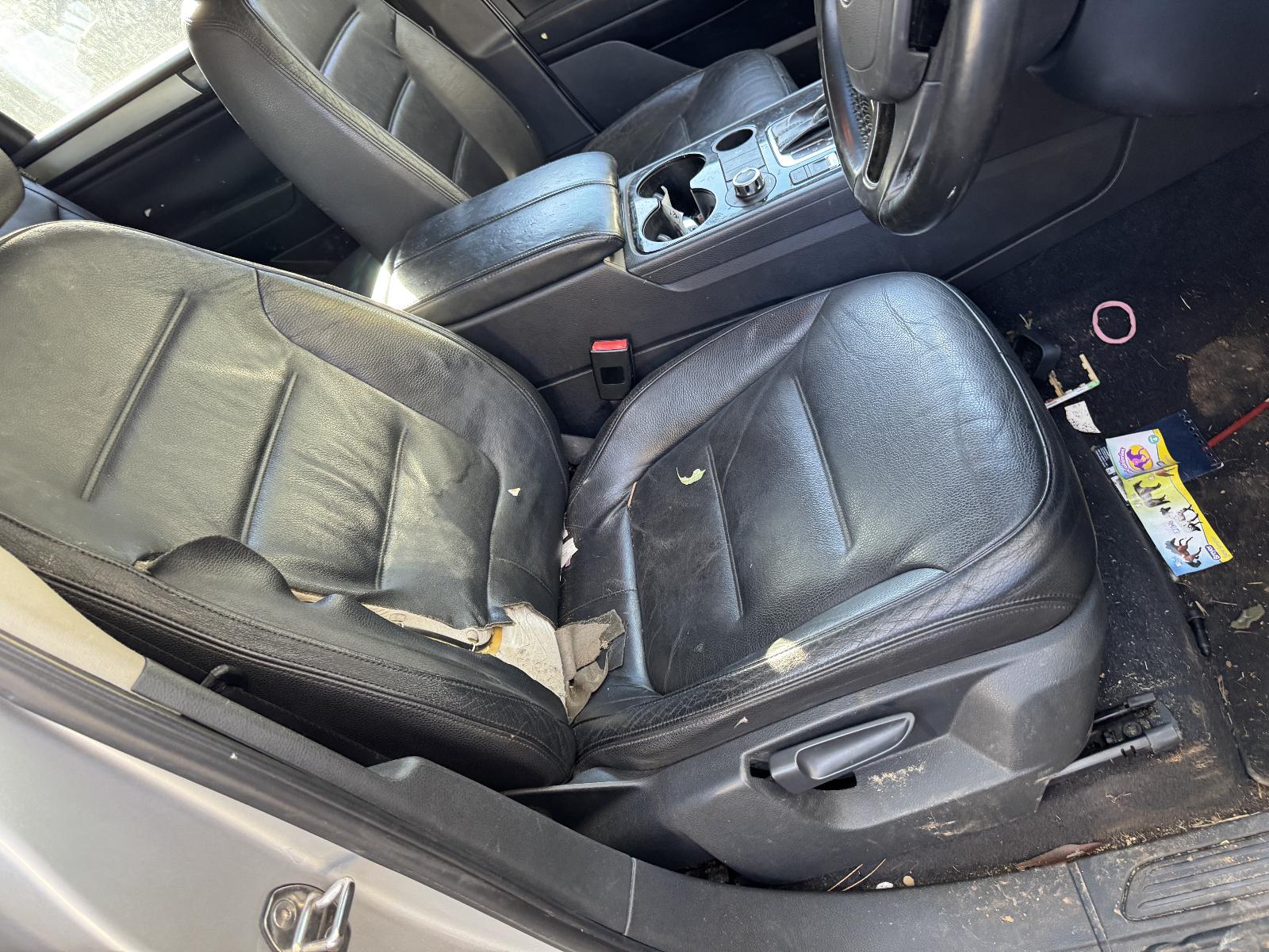 View VOLKSWAGEN TOUAREG 2011 5 Door Station Wagon Breaking