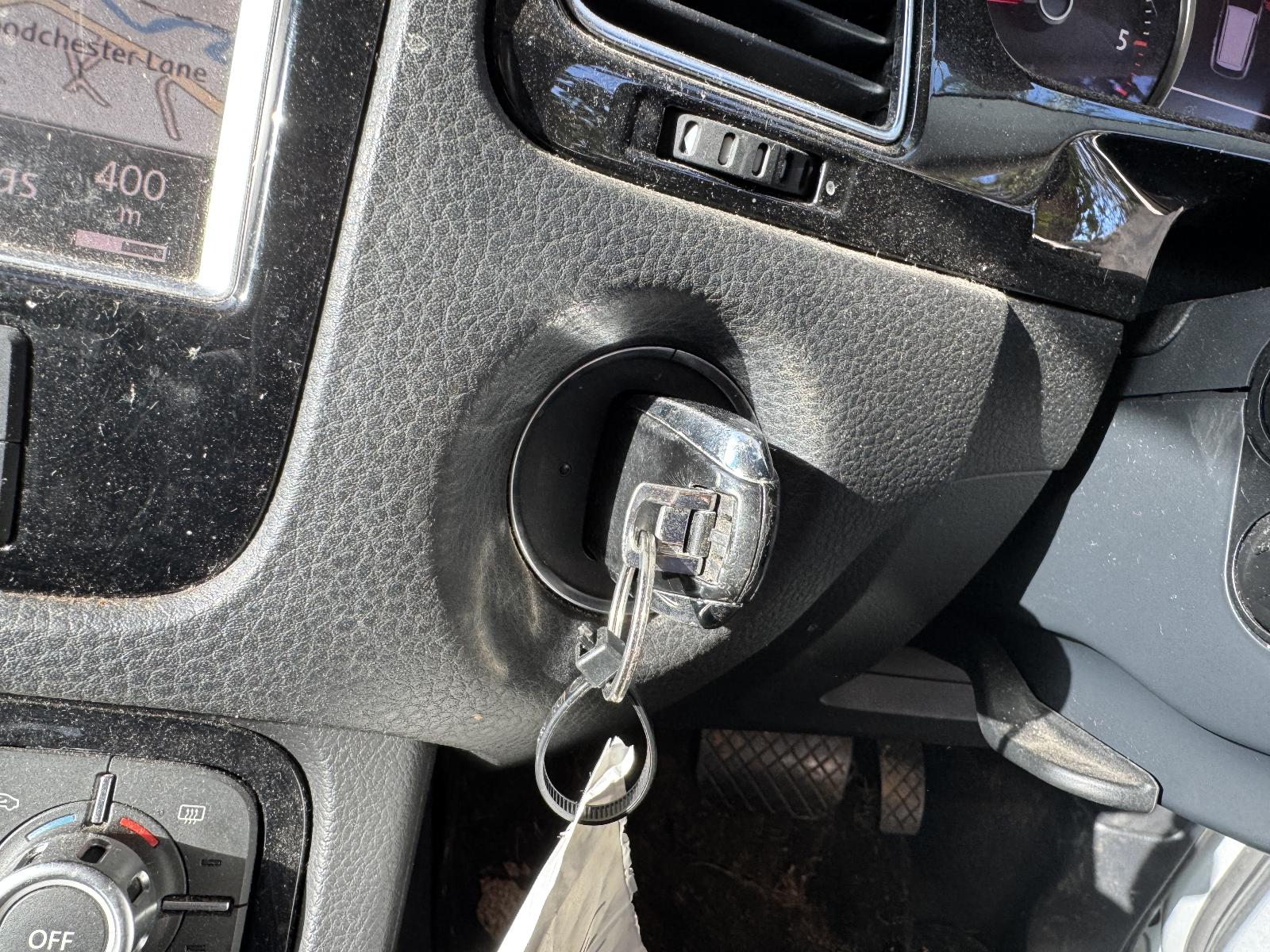 View VOLKSWAGEN TOUAREG 2011 5 Door Station Wagon Breaking