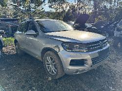View VOLKSWAGEN TOUAREG 2011 5 Door Station Wagon Breaking
